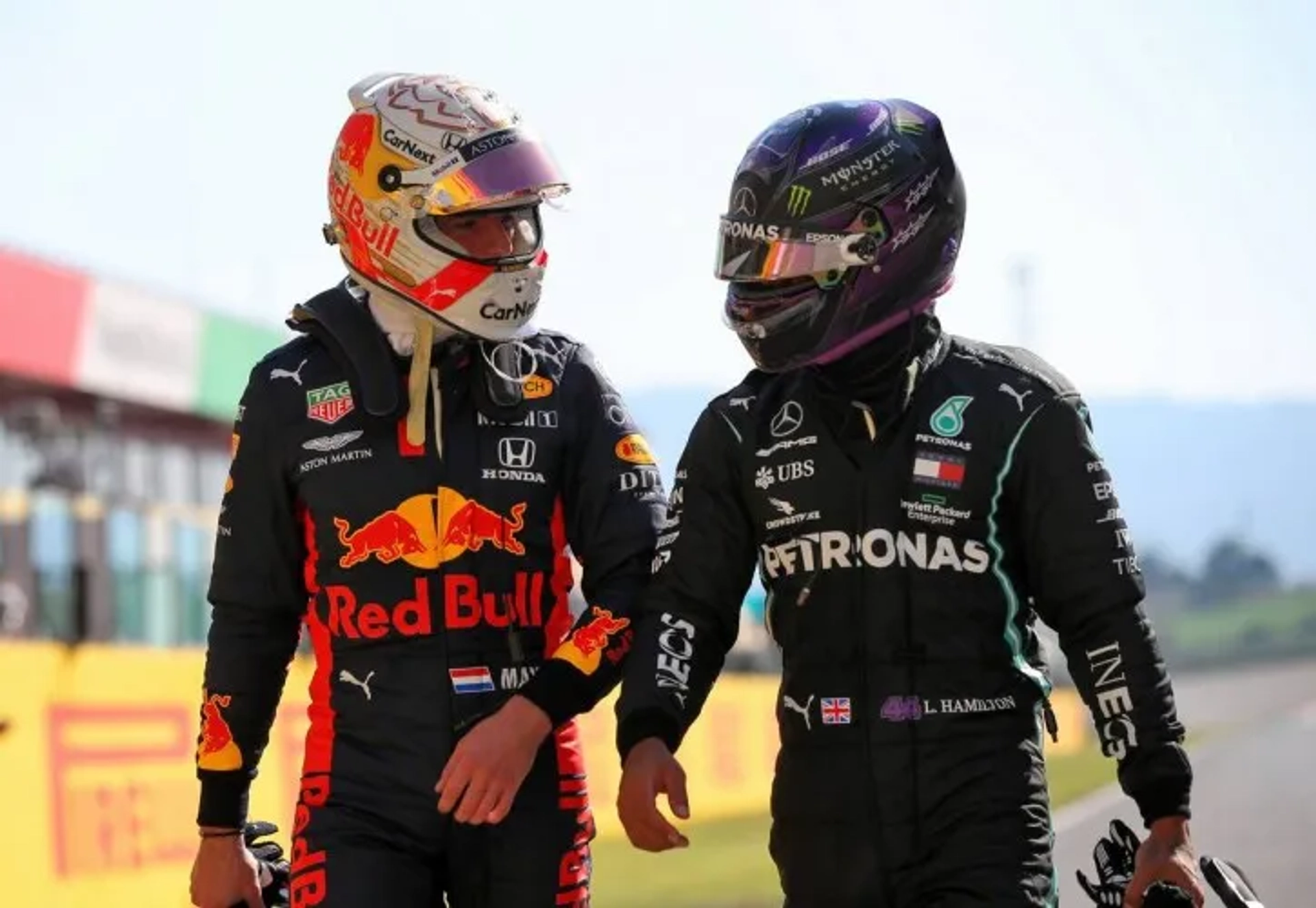 Lewis Hamilton and Max Verstappen in Formula 1: Drive to Survive: Clash of the Titans (2022)