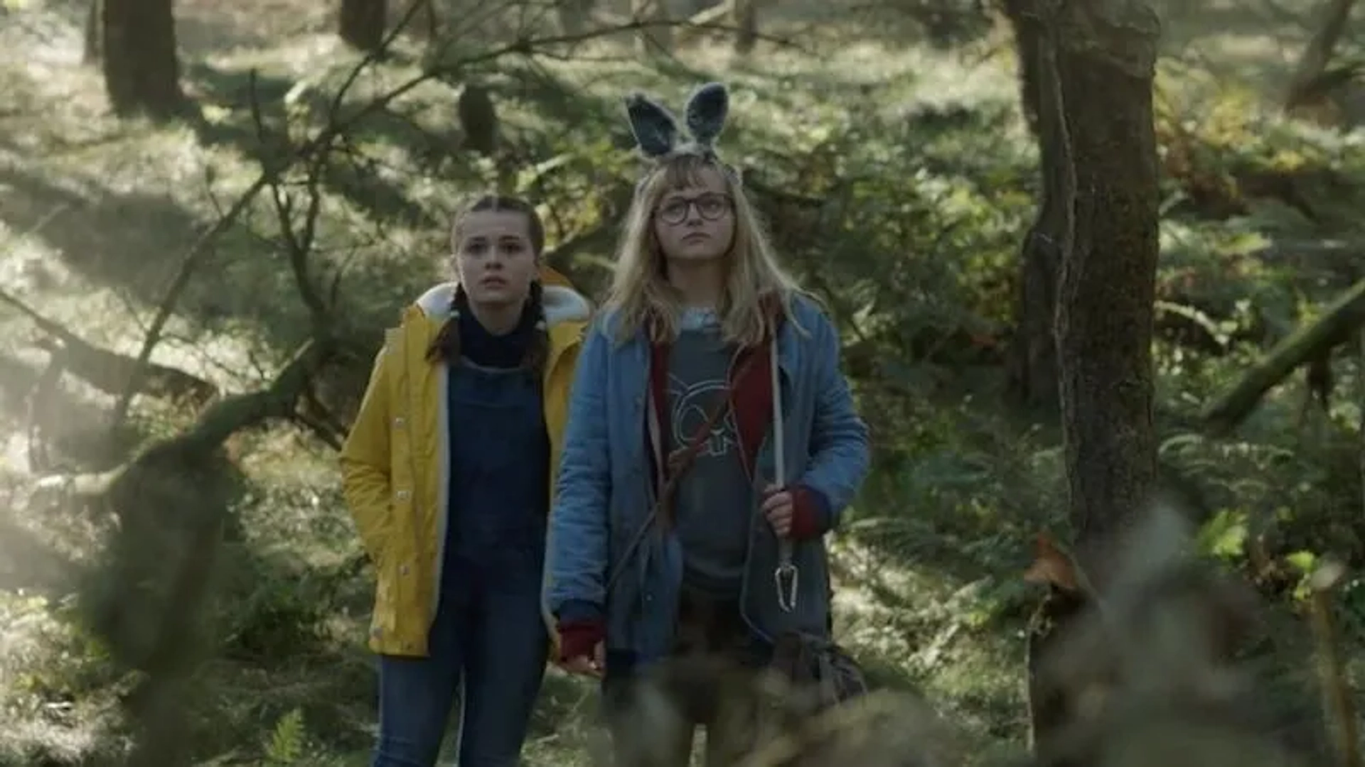 Sydney Wade and Madison Wolfe in I Kill Giants (2017)