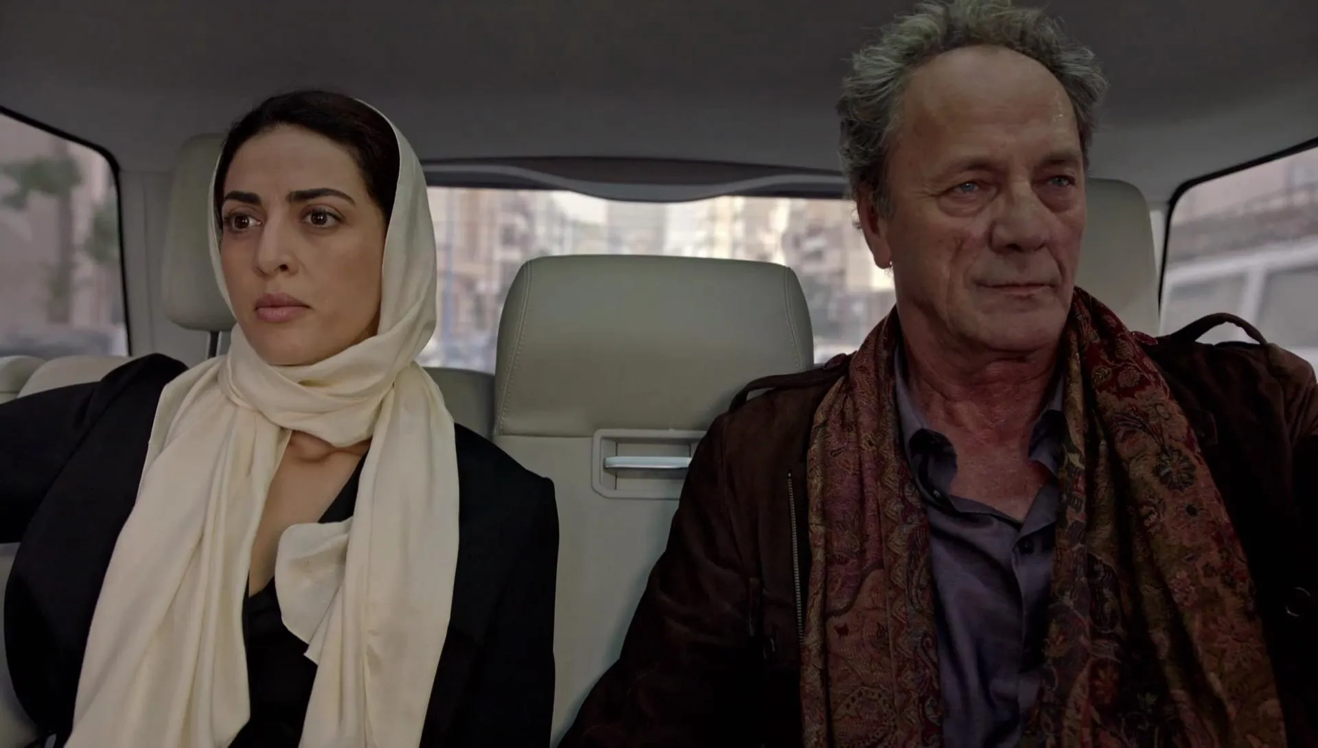 Mohammad Bakri and Zineb Triki in The Bureau (2015)