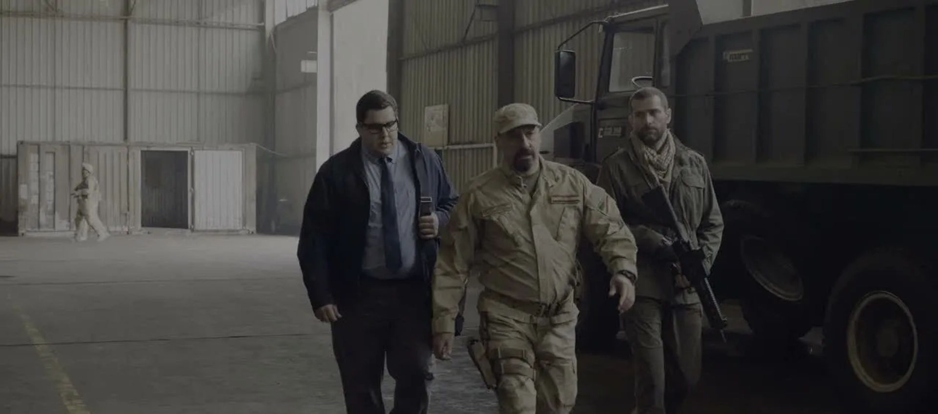 Grégory Fitoussi and Artus in The Bureau (2015)