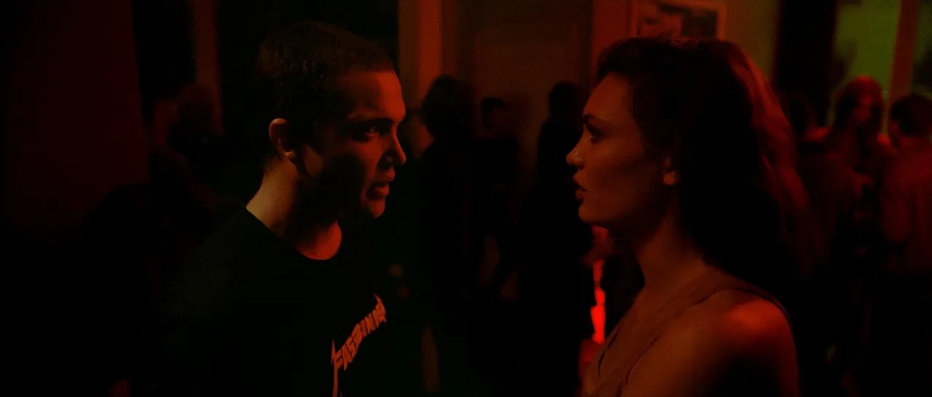 Karl Glusman and Aomi Muyock in Love (2015)