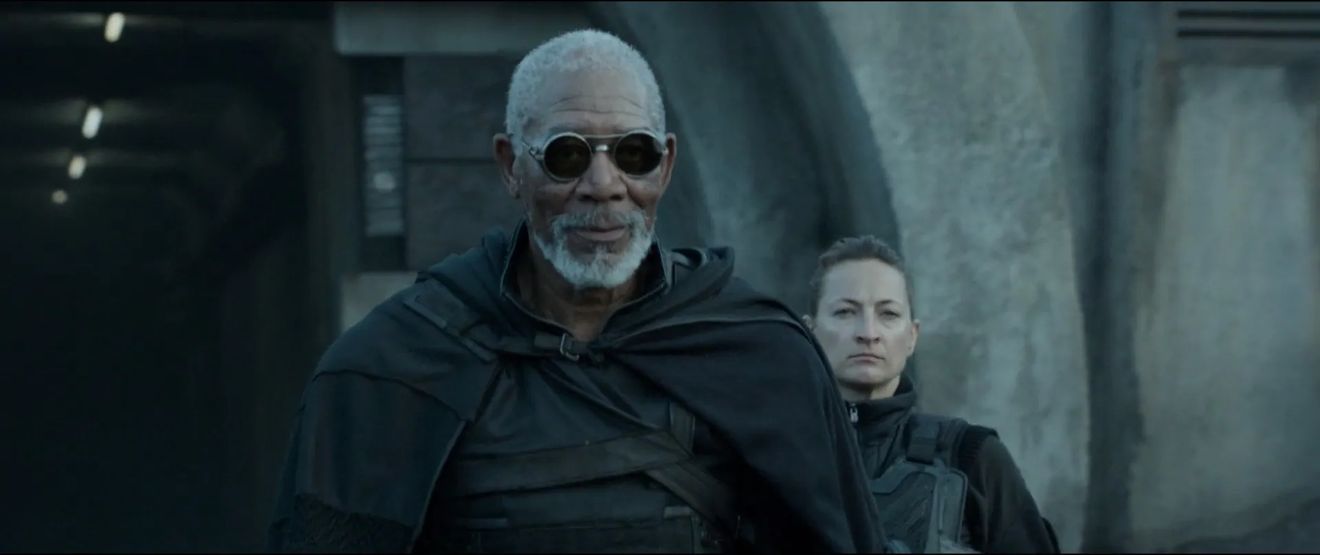 Morgan Freeman and Zoë Bell in Oblivion (2013)