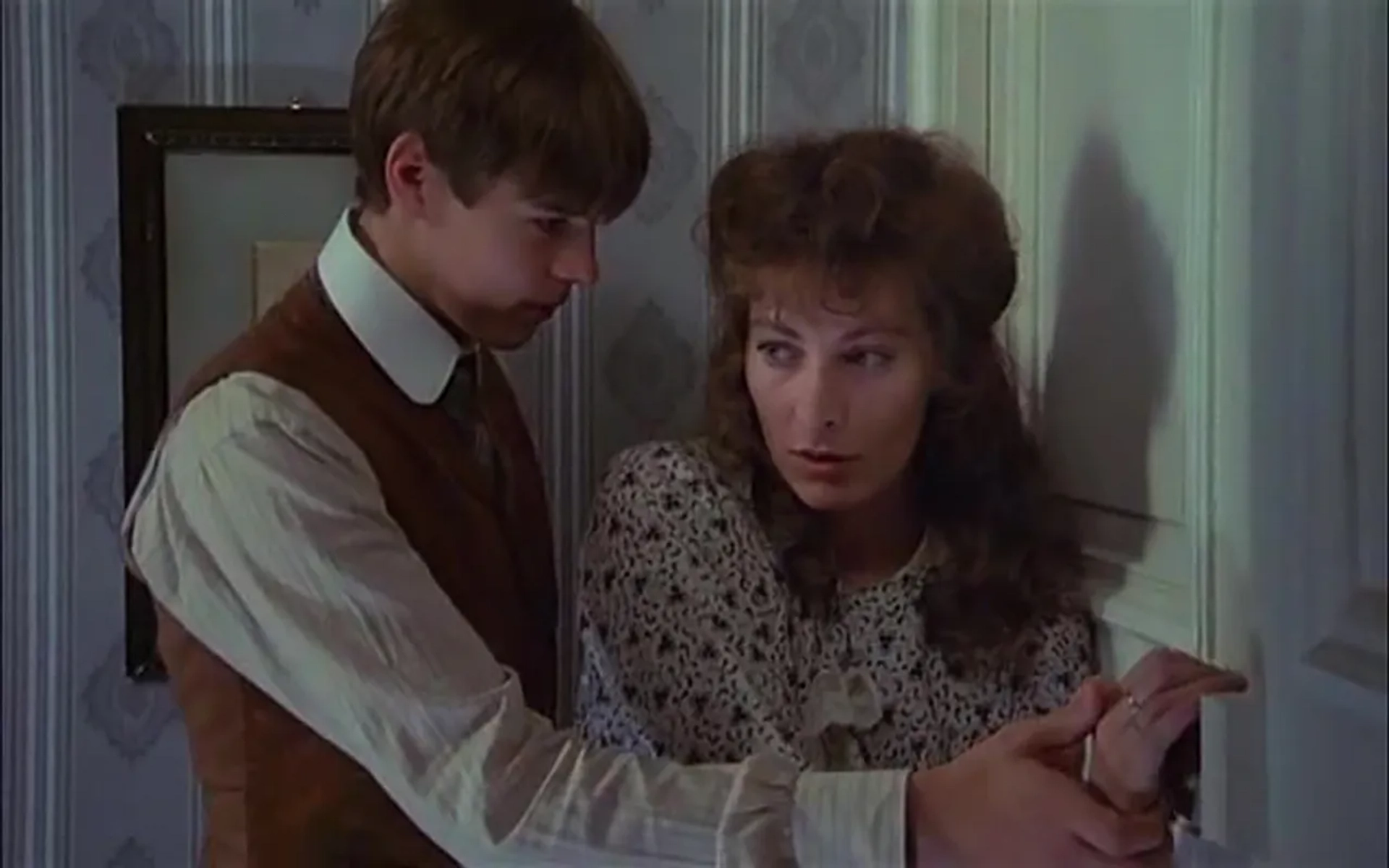 Bérangère Bonvoisin and Fabrice Josso in What Every Frenchwoman Wants (1986)