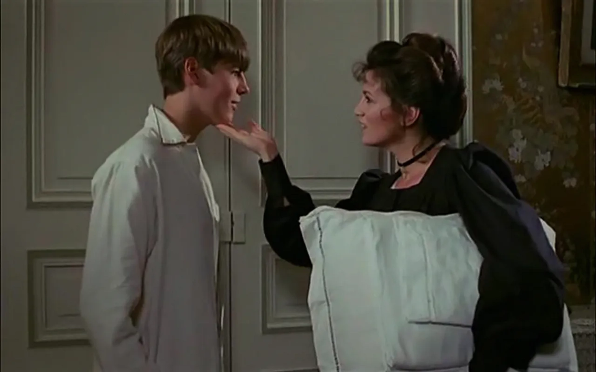 Serena Grandi and Fabrice Josso in What Every Frenchwoman Wants (1986)