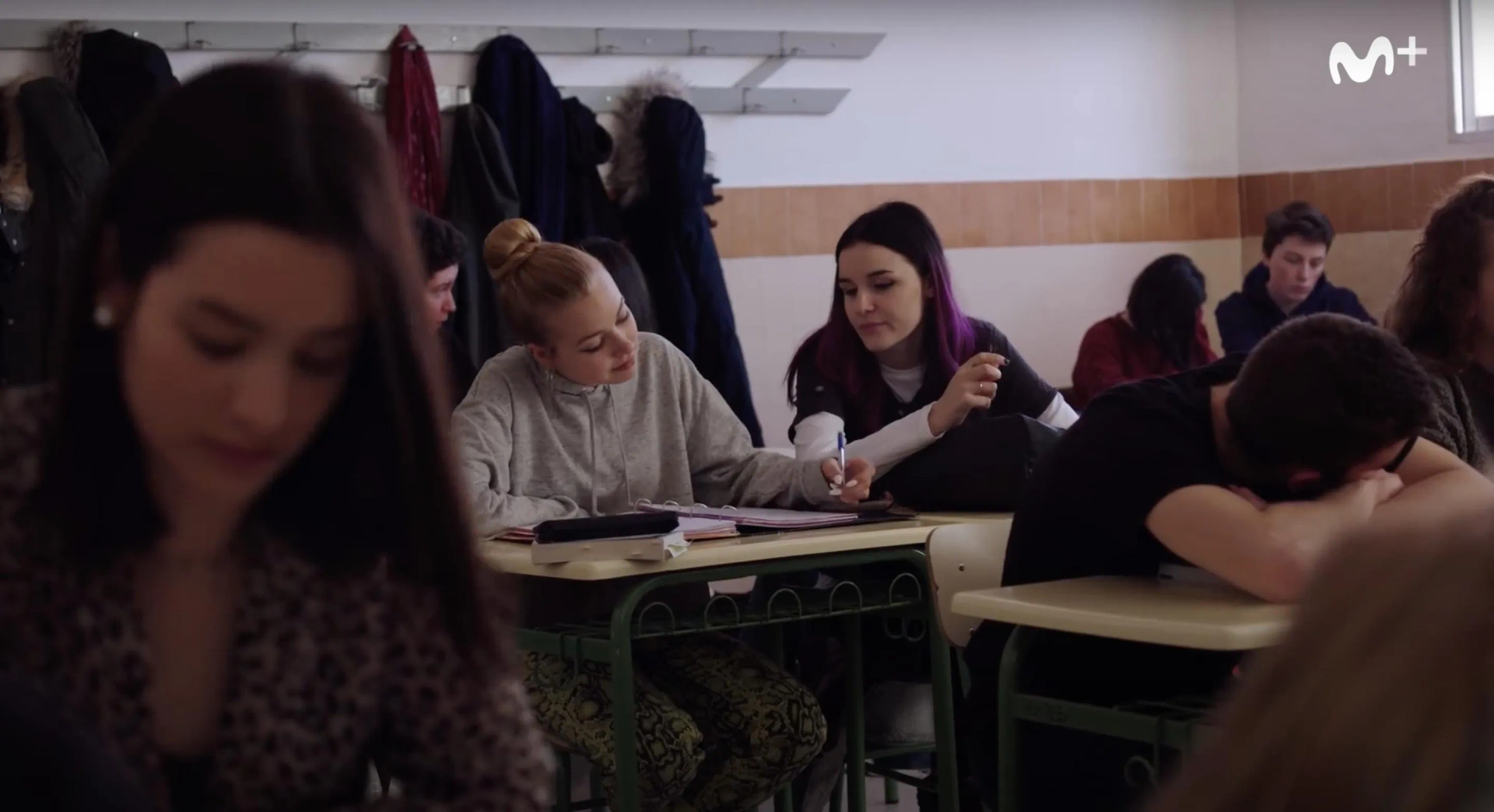 Irene Ferreiro and Tamara Luz Ronchese in Skam España: Perdida (2019)