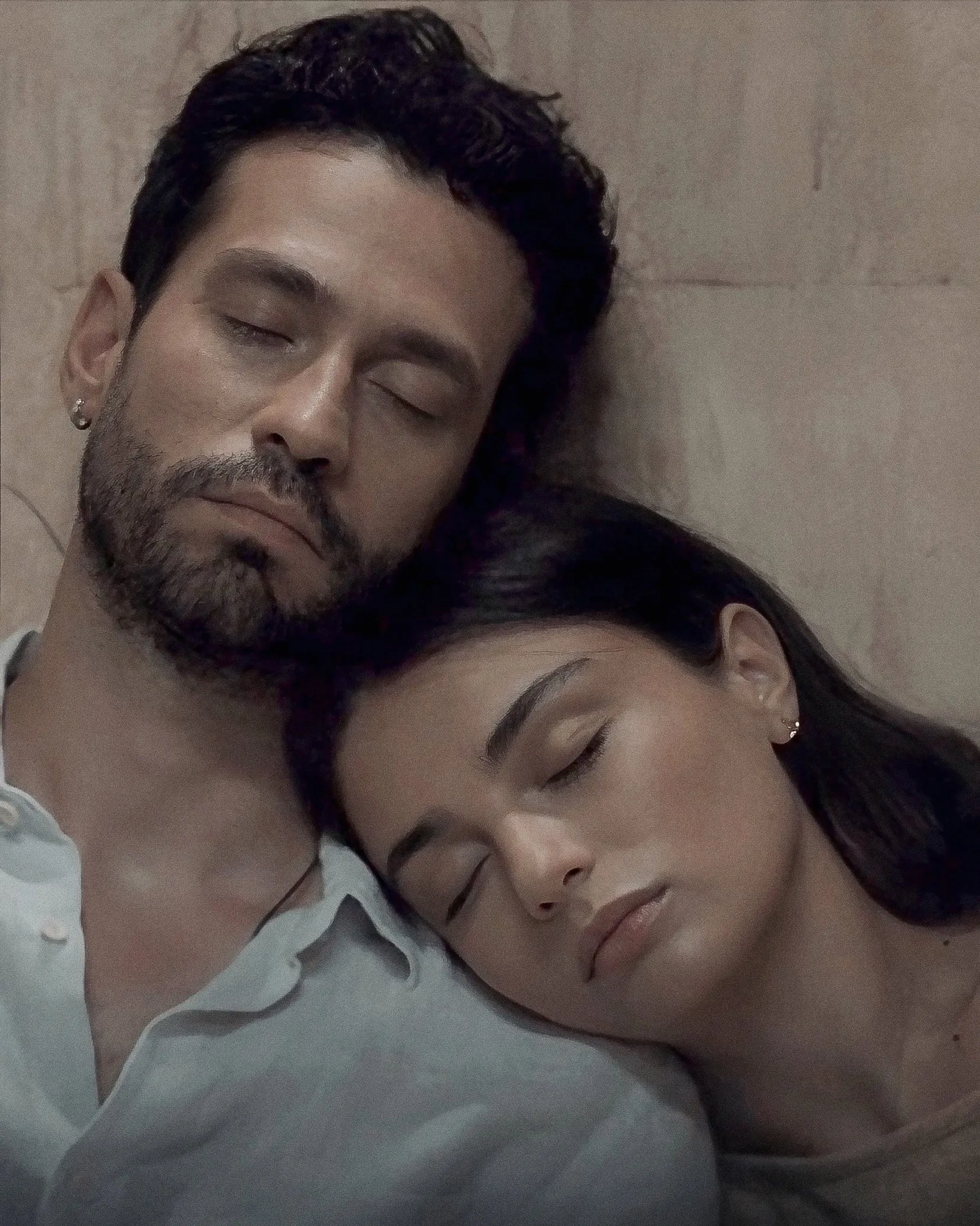 Ayça Aysin Turan and Ekin Koç in Make Me Believe (2023)