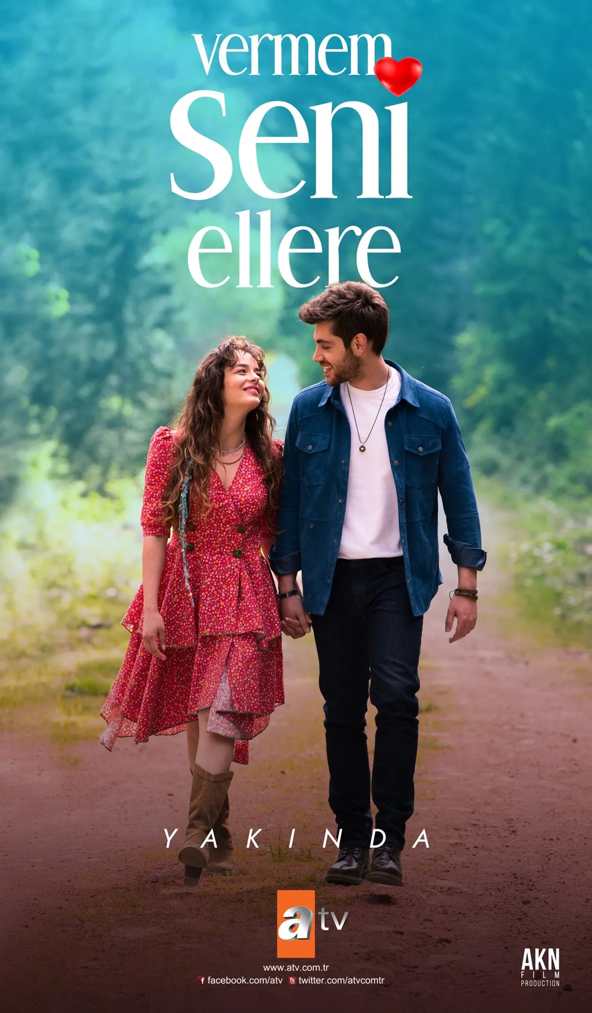 Filiz Ahmet and Emre Bey in Vermem Seni Ellere (2023)