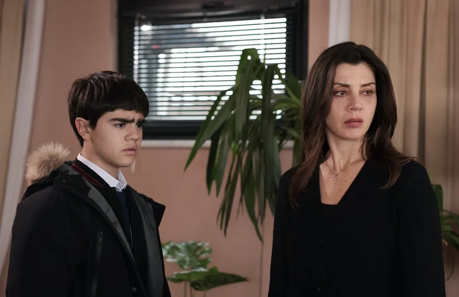 Metehan Parilti and Gökçe Bahadir in Ömer (2023)