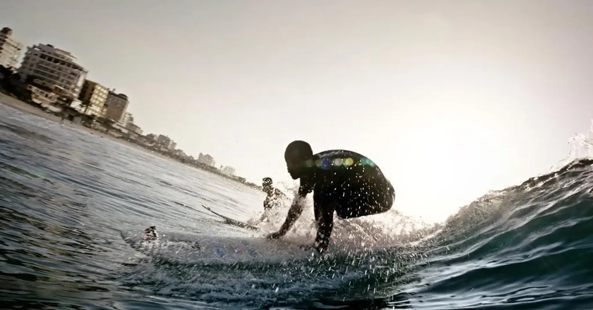 مستند باشگاه موج سواری غزه (Gaza Surf Club 2016)