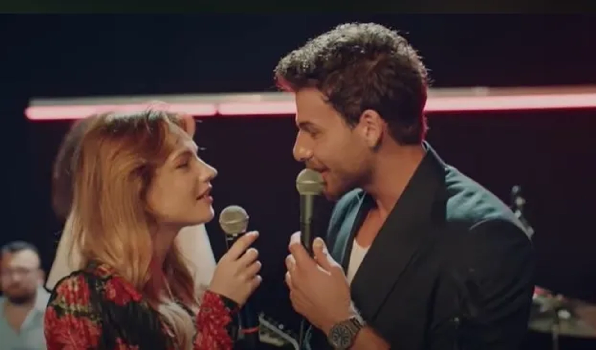 Nilsu Berfin Aktas and Mustafa Mert Koç in Yaz Sarkisi (2023)