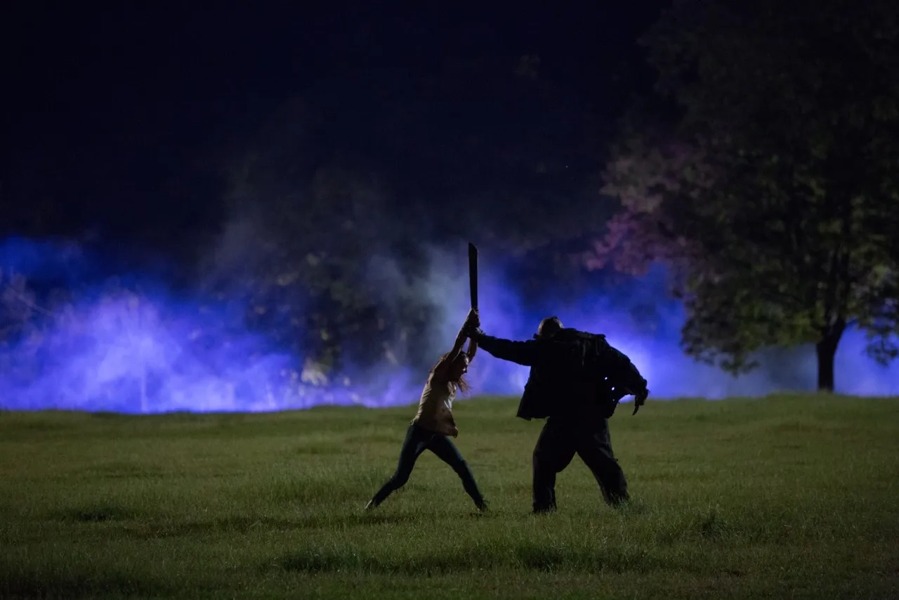 Daniel Norris and Taissa Farmiga in The Final Girls (2015)