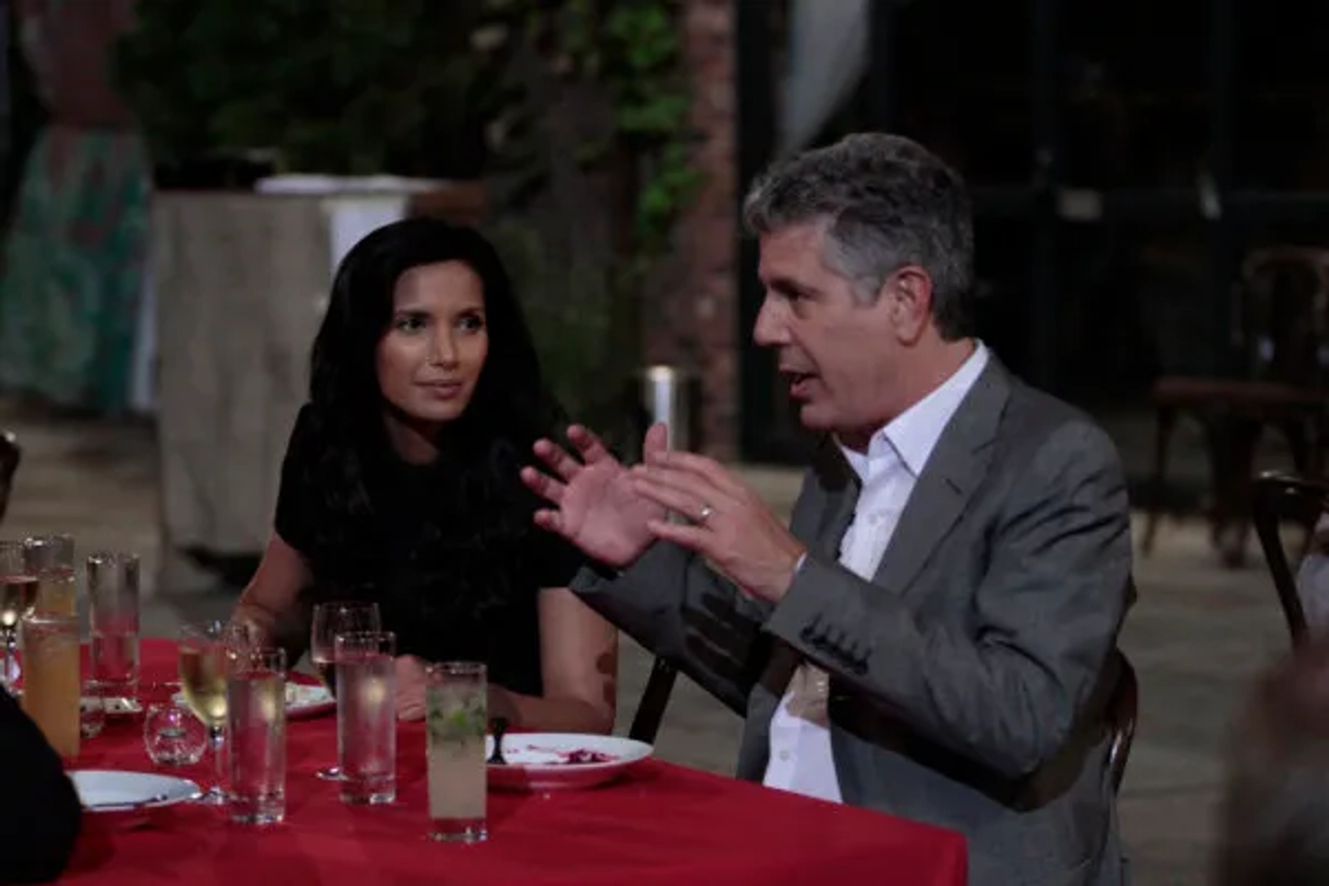 Padma Lakshmi and Anthony Bourdain in Top Chef (2006)