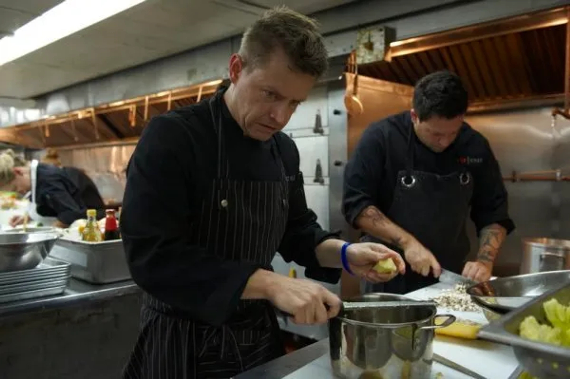 Richard Blais and Michael Isabella in Top Chef (2006)