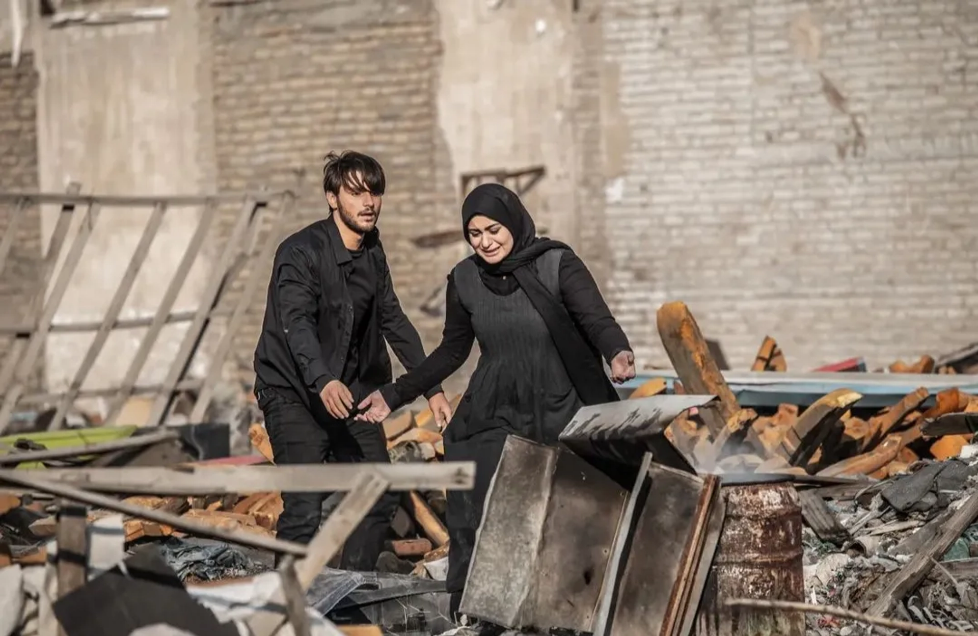 Fatima Baharmast and Dara Hayayee in From Destiny (2019)