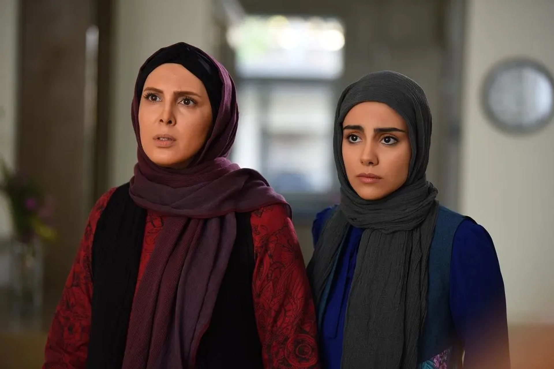 Mahdis Tavakoli and Leila Bolukat in From Destiny (2019)