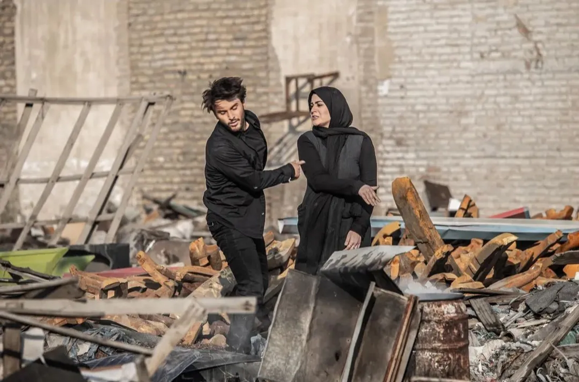 Fatima Baharmast and Dara Hayayee in From Destiny (2019)