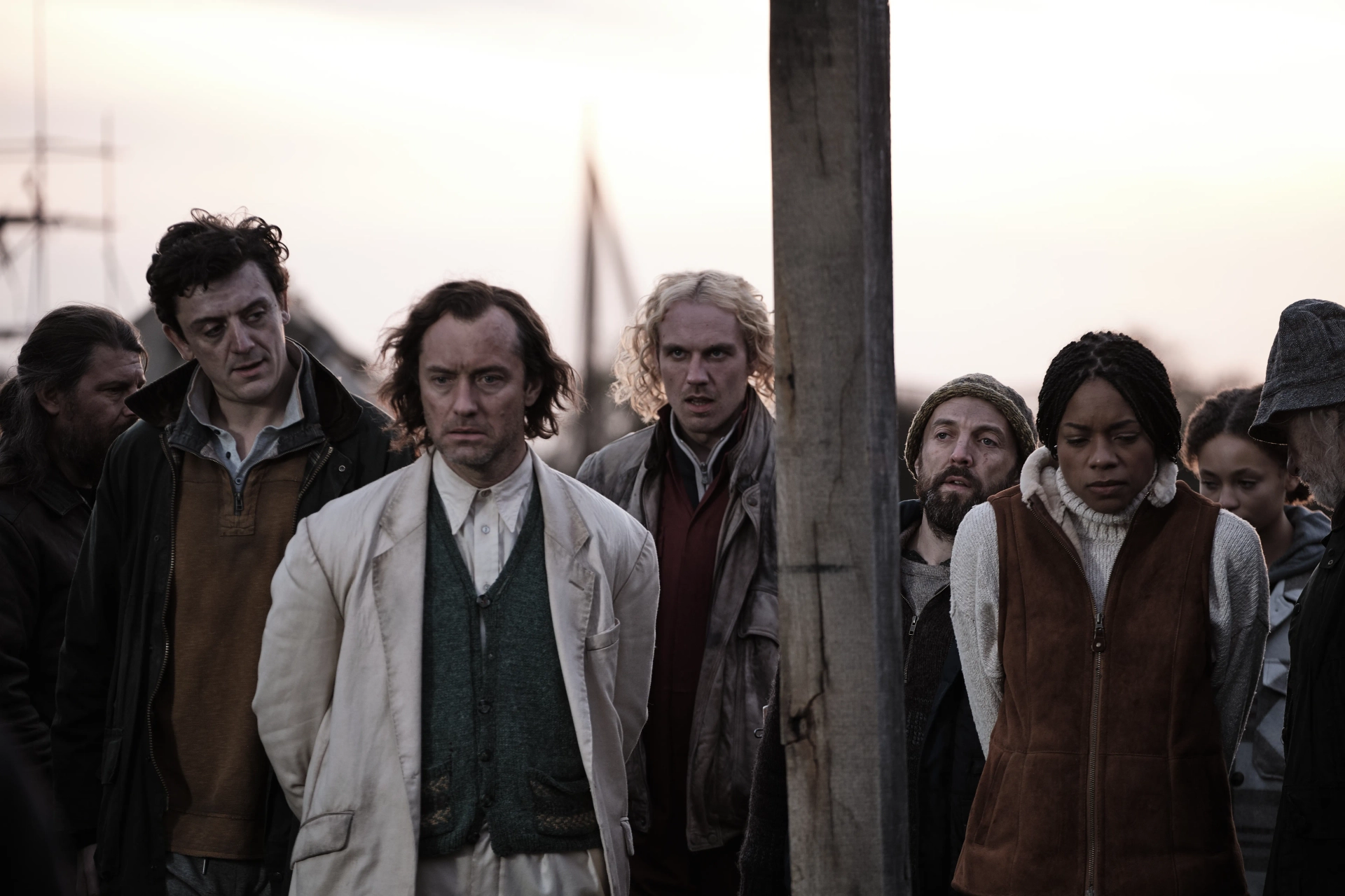 Jude Law, Naomie Harris, Tom Lawrence, John Dagleish, Joe Blakemore, and Nico Parker in The Third Day (2020)