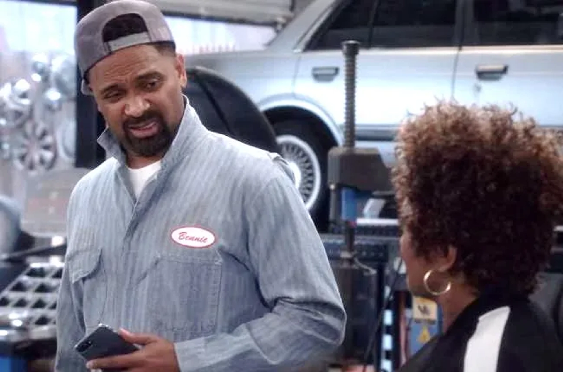 Mike Epps and Wanda Sykes in The Upshaws (2021)