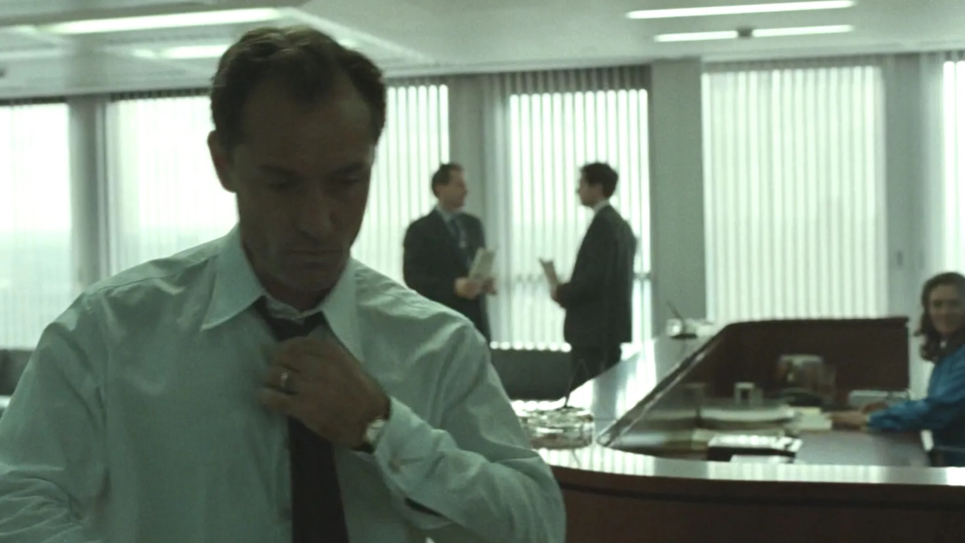 Still of Jude Law and Marian Lorencik in The Nest