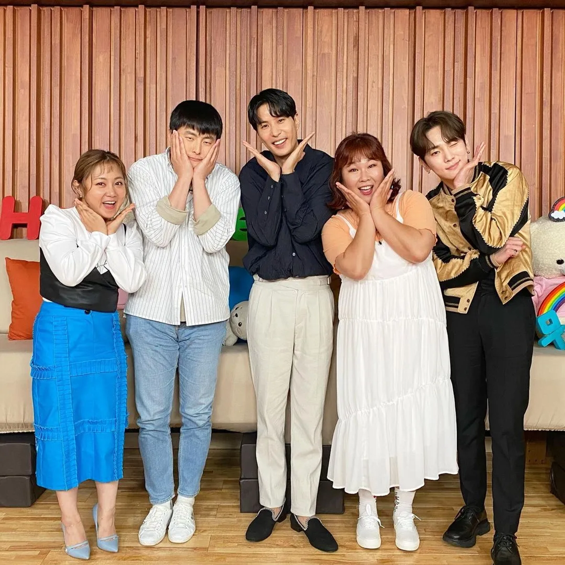 Kian84, Kim Min Kyung, Kim Ji-seok, Key, Shinee, and Na Rae Park in I Live Alone: Dog Vacation for Yang Hee (sung Hoon) / how Mr. Sexy Brain Lives Alone (kim Ji Suk) (2021)