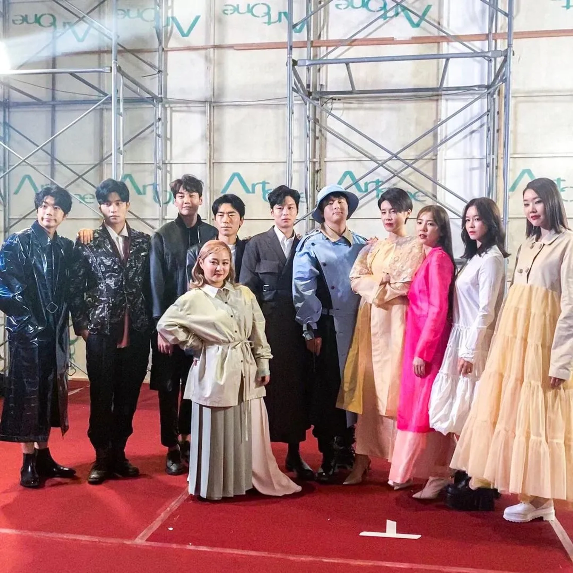 Kian84, Kim Young-kwang, Jang Woo-young, Son Dam-bi, 2PM, Sung Hoon, Kyung Soo-jin, Lee Si-eon, Jang Do-Yeon, Na Rae Park, and Han Jin in I Live Alone: Rainbow Club & Seoul Fashion Week (feat. 100 Piece Challenge) (2020)