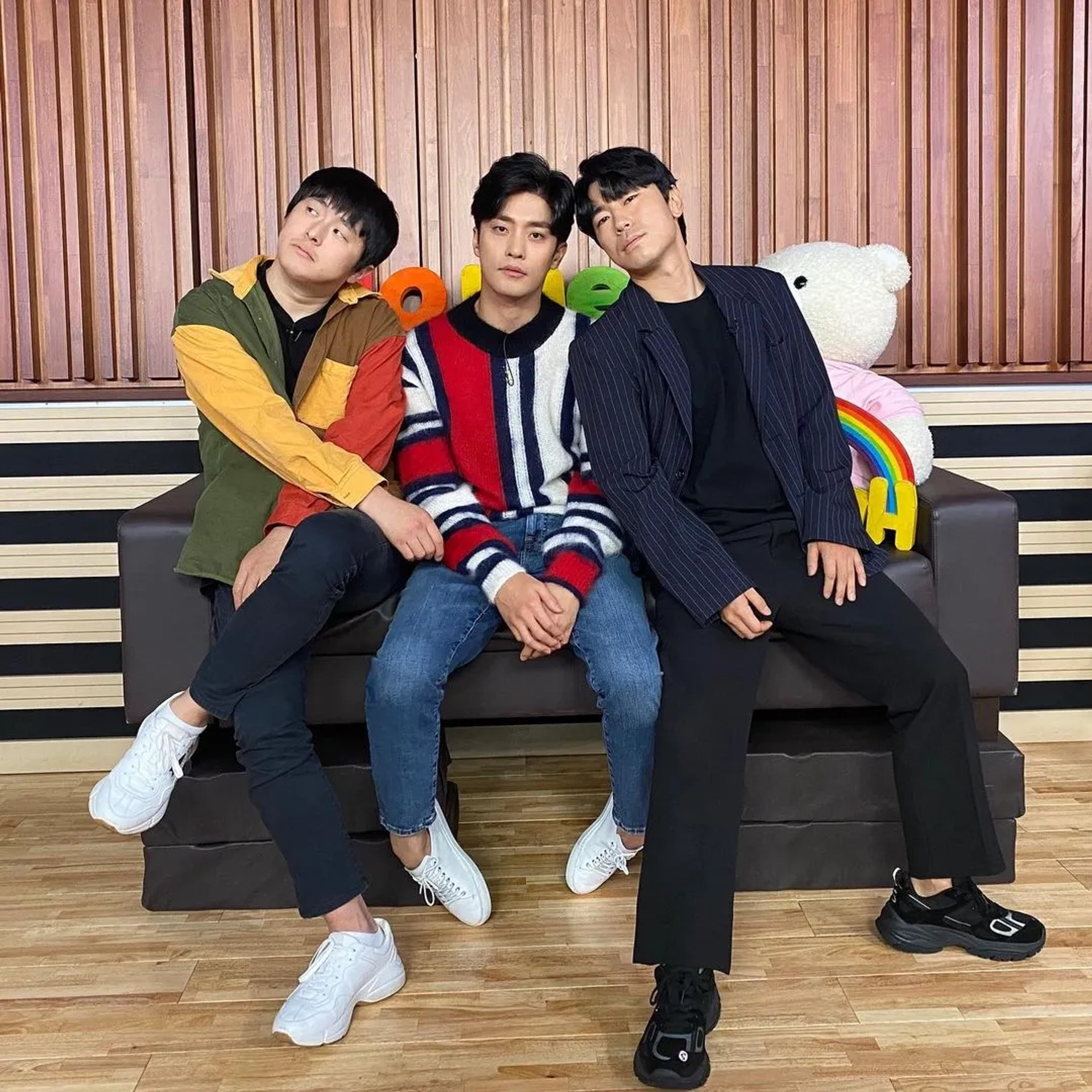 Kian84, Sung Hoon, and Lee Si-eon in I Live Alone: Idiot's Autumn Photoshoot (Kian84/Lee Si Eon/Sung Hoon)/My Love, Always Be With Me Even If You Are Far Away (Dam Bi) (2020)