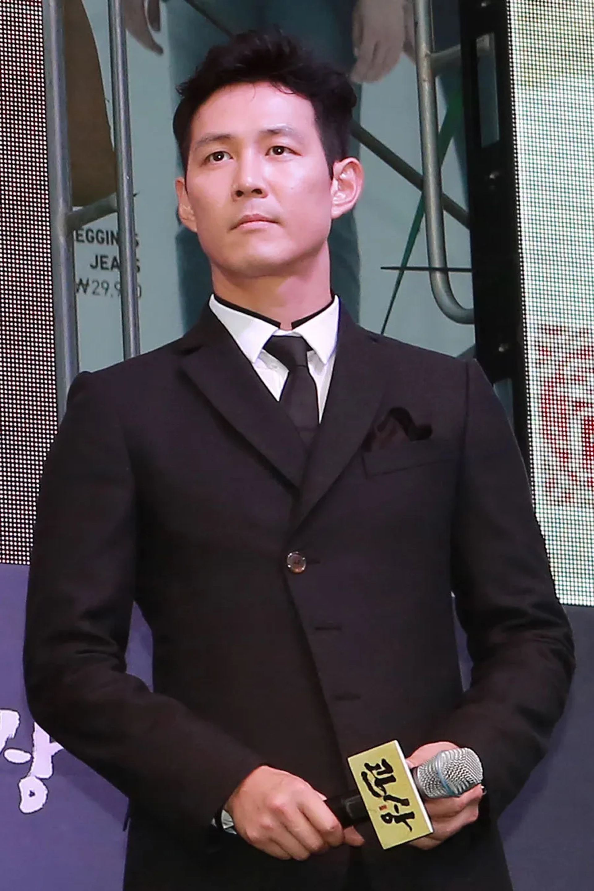 Lee Jung-jae at an event for The Face Reader (2013)