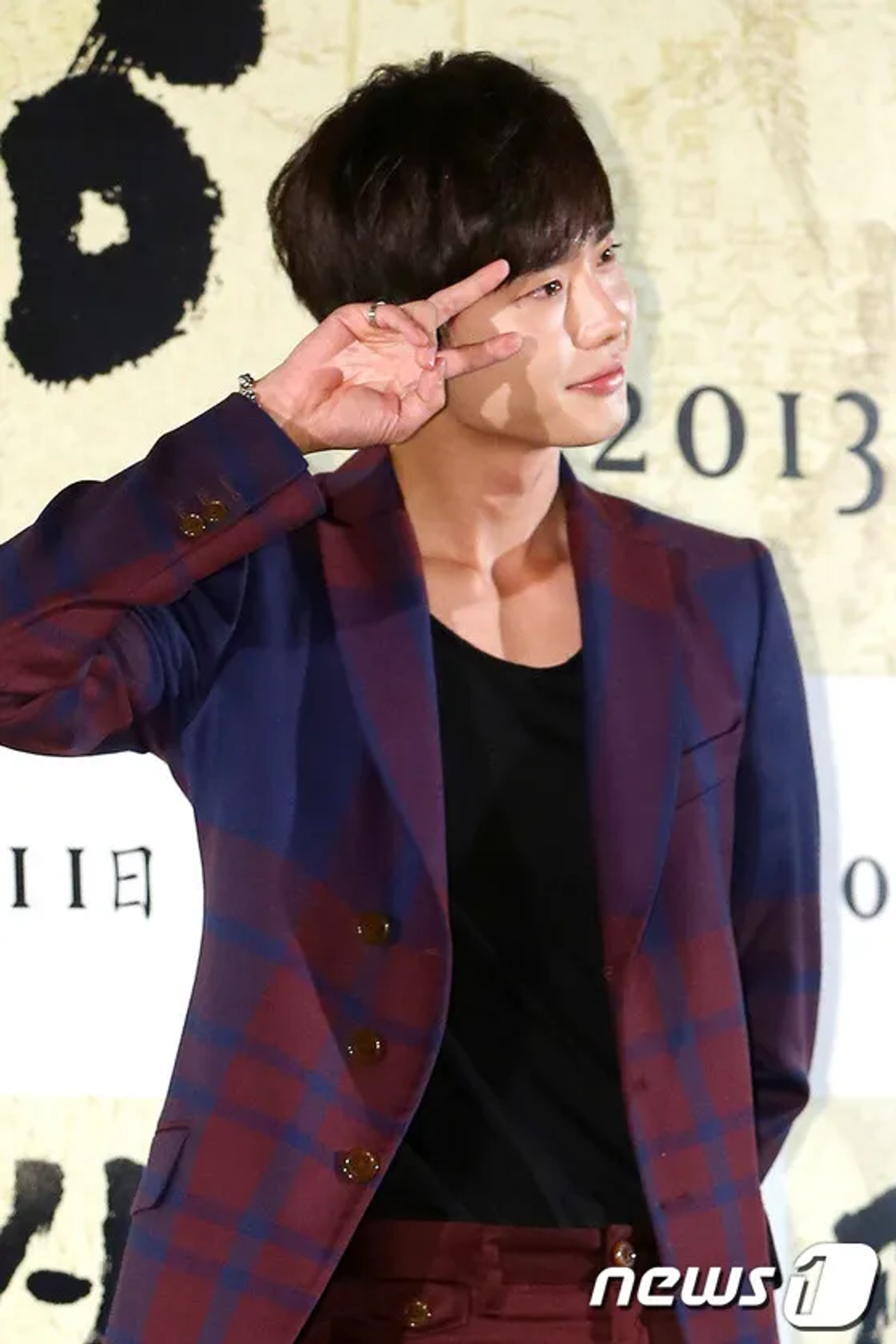 Lee Jong-suk at an event for The Face Reader (2013)