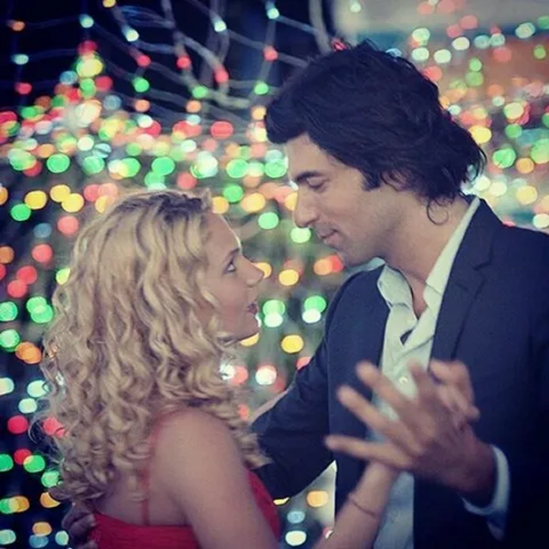 Engin Akyürek and Farah Zeynep Abdullah in A Small September Affair (2014)