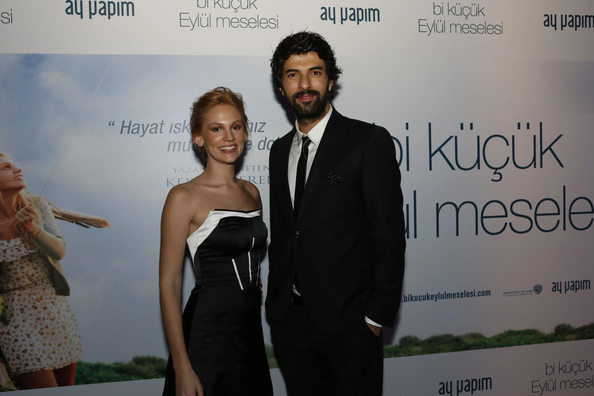 Engin Akyürek and Farah Zeynep Abdullah in A Small September Affair (2014)