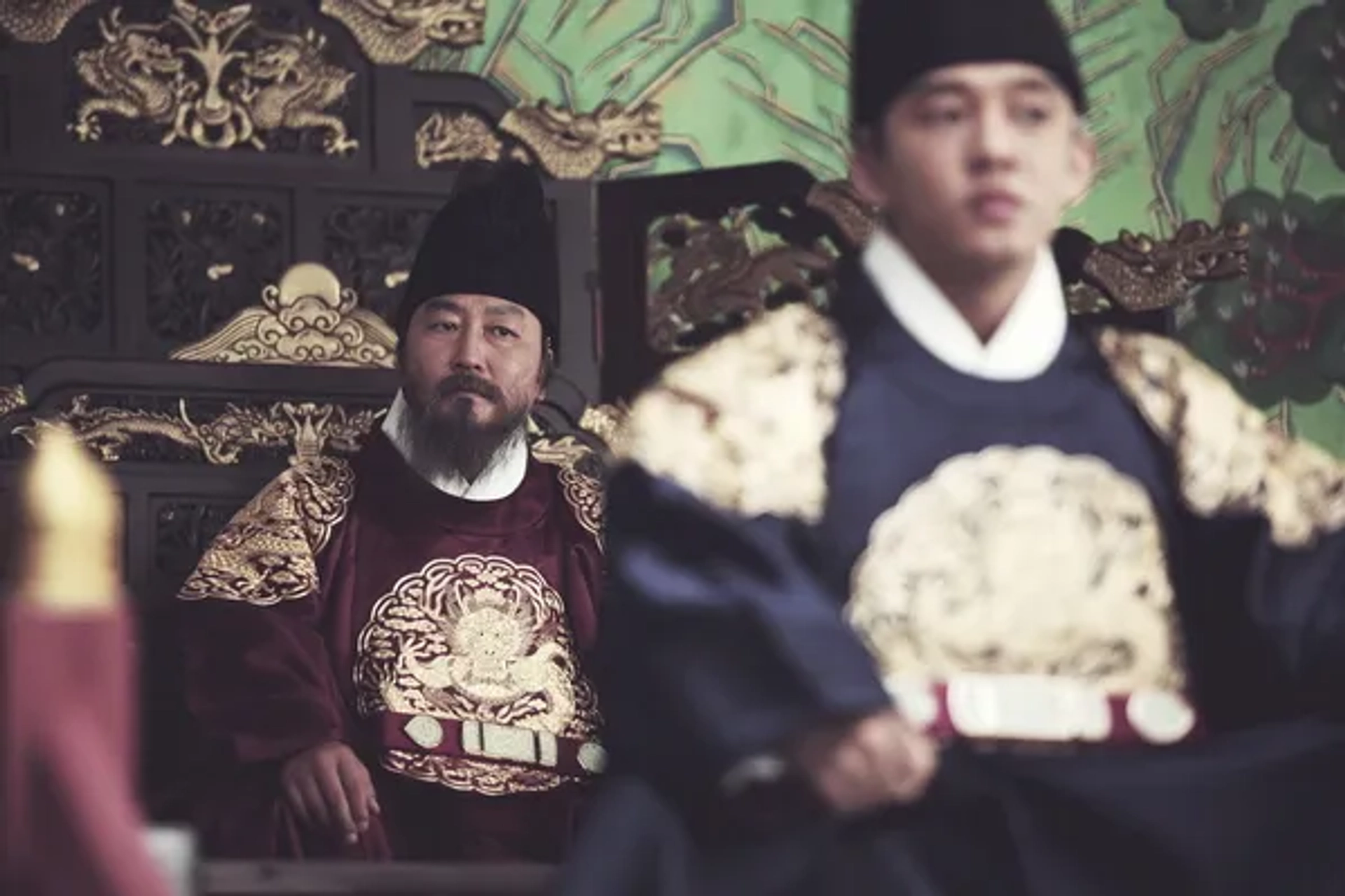 Song Kang-ho and Yoo Ah-in in The Throne (2015)