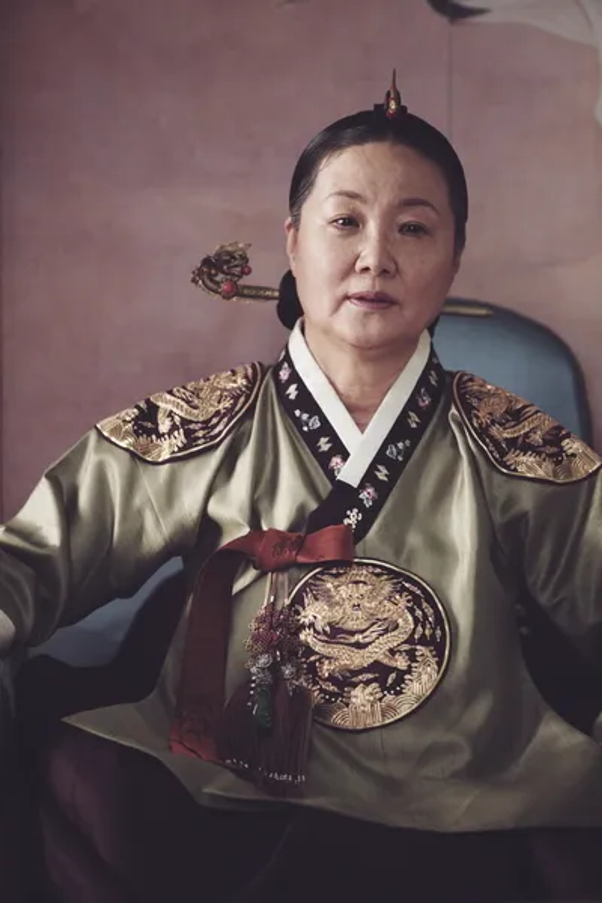 Kim Hae-sook in The Throne (2015)