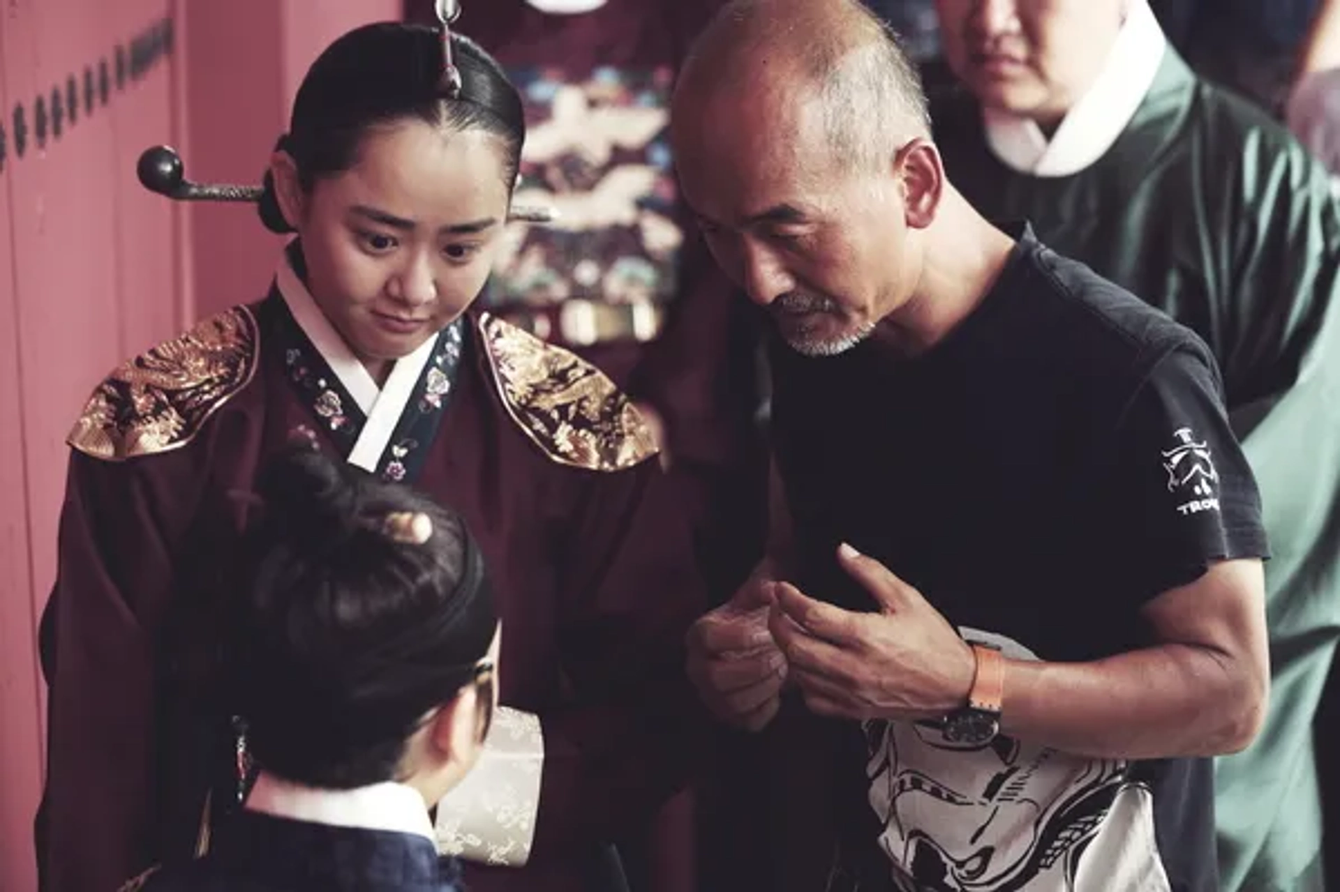 Joon-ik Lee and Moon Geun-young in The Throne (2015)