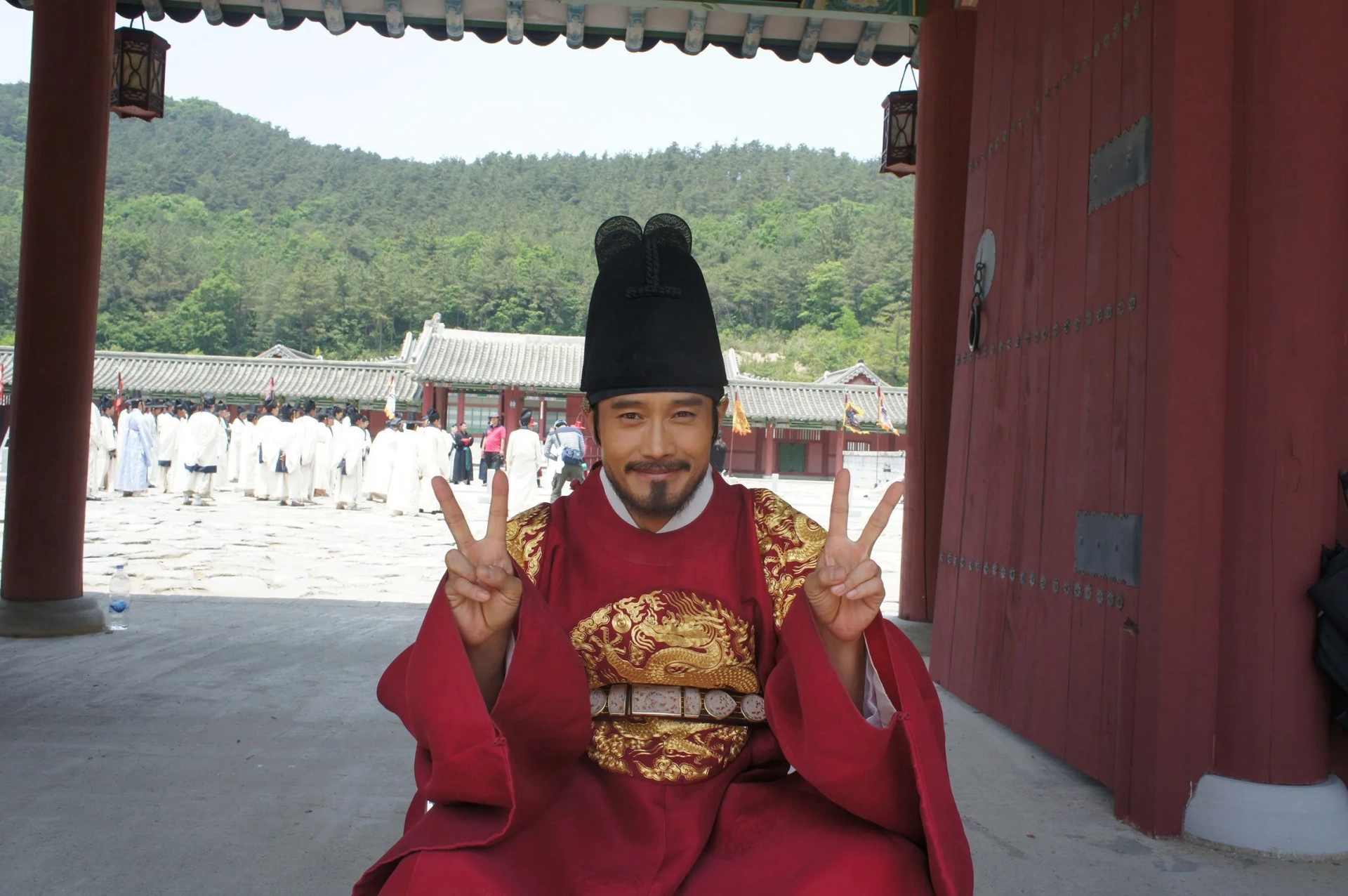 Lee Byung-hun in Masquerade (2012)