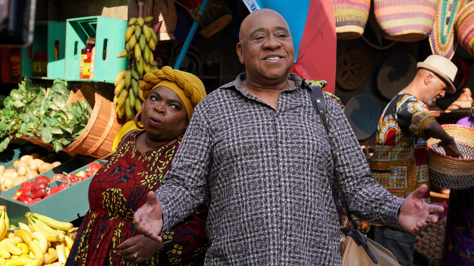 Barry Shabaka Henley and Shola Adewusi in Bob Hearts Abishola (2019)