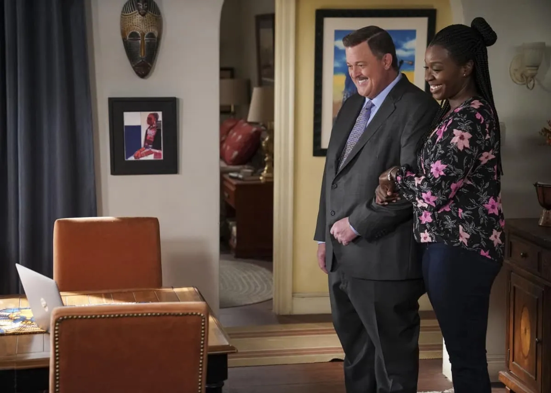 Billy Gardell and Folake Olowofoyeku in Bob Hearts Abishola (2019)