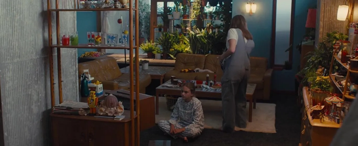 Elisabeth Moss and Emilia Jones in High-Rise (2015)