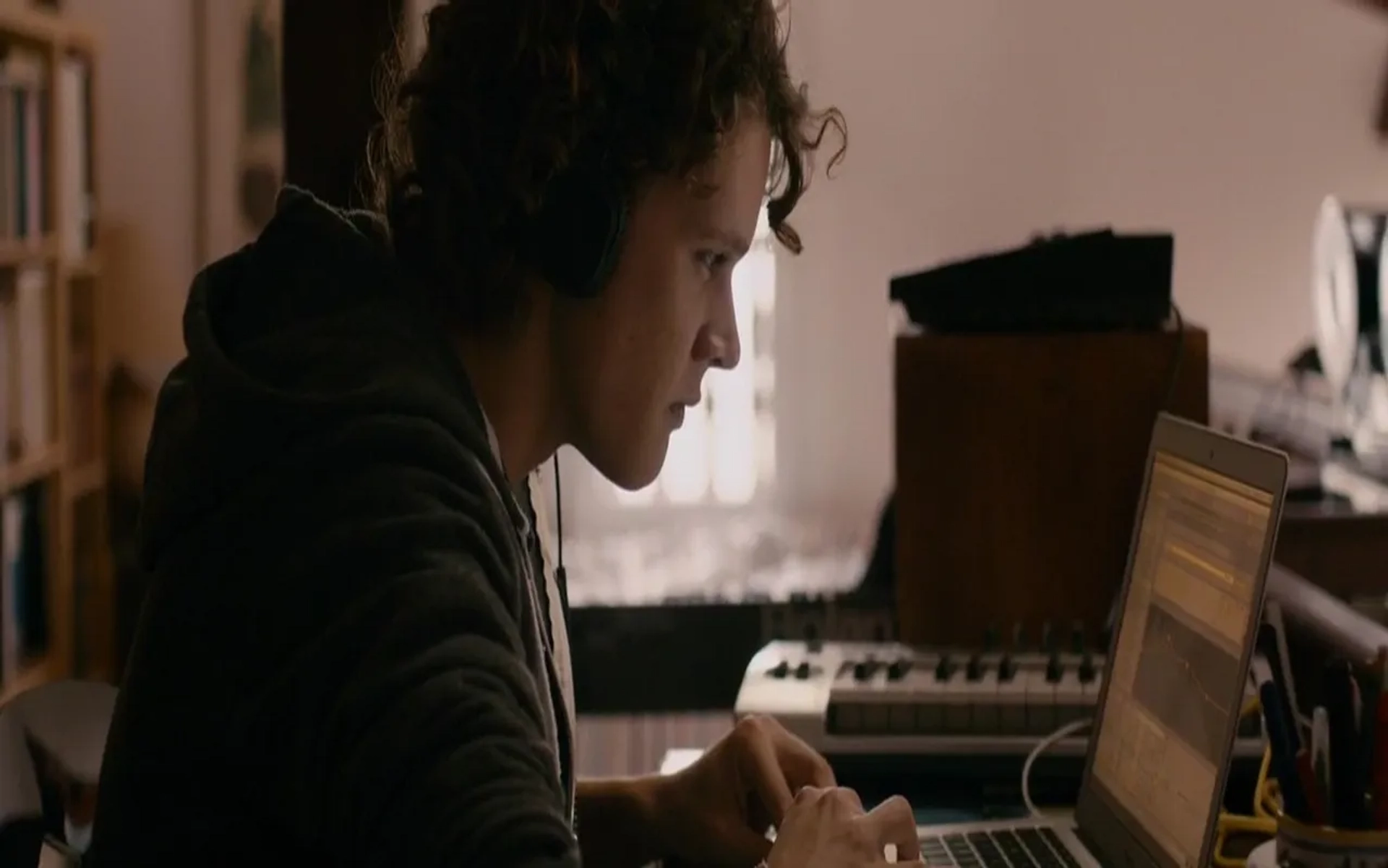 Lorenzo Lefèbvre in Bang Gang: A Modern Love Story (2015)