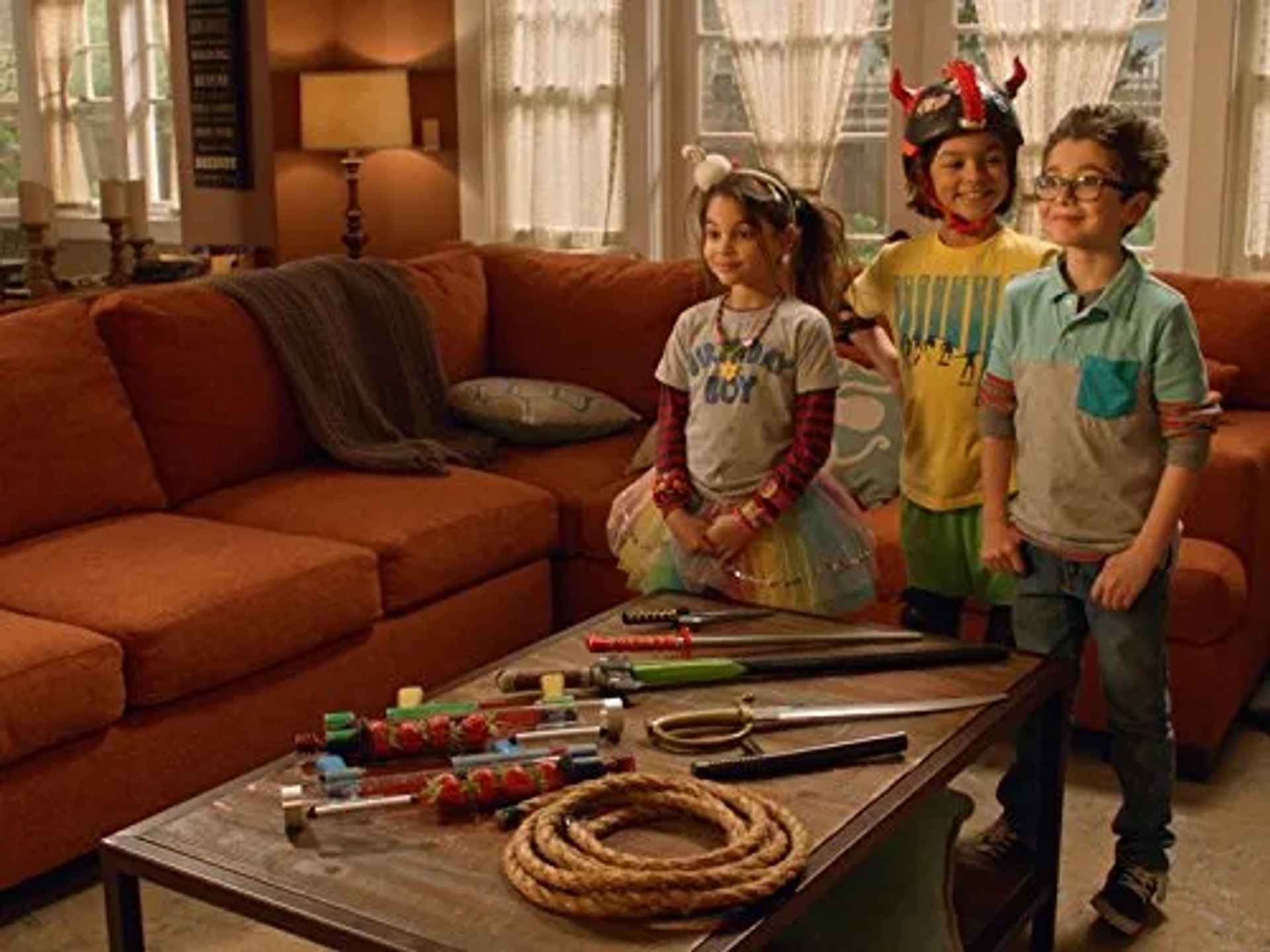 Nicolas Bechtel, Malachi Barton, and Ariana Greenblatt in Stuck in the Middle (2016)