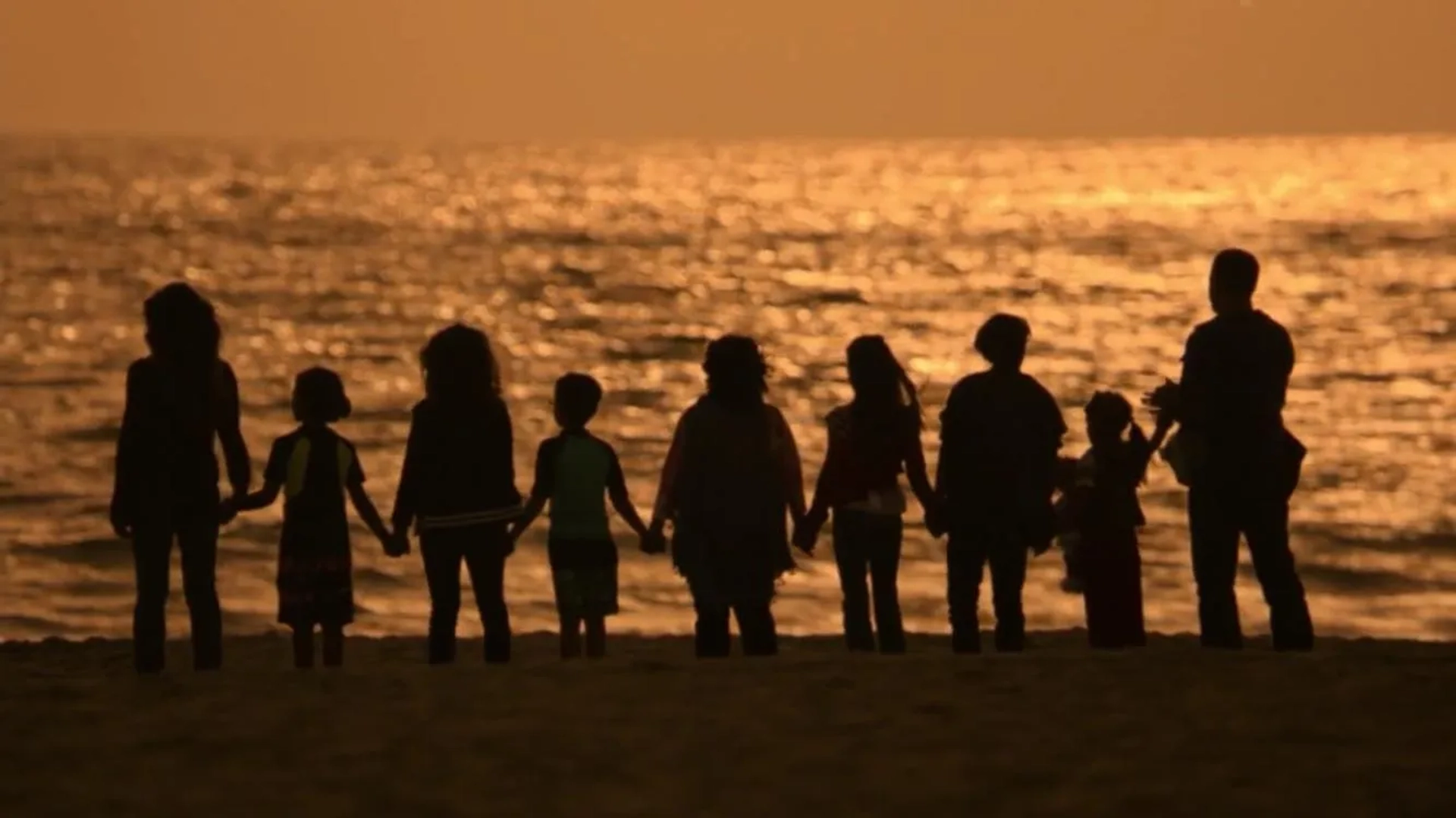 Olga Merediz, Joe Nieves, Cerina Vincent, Kayla Maisonet, Jenna Ortega, Isaak Presley, Nicolas Bechtel, Malachi Barton, and Ariana Greenblatt in Stuck in the Middle (2016)