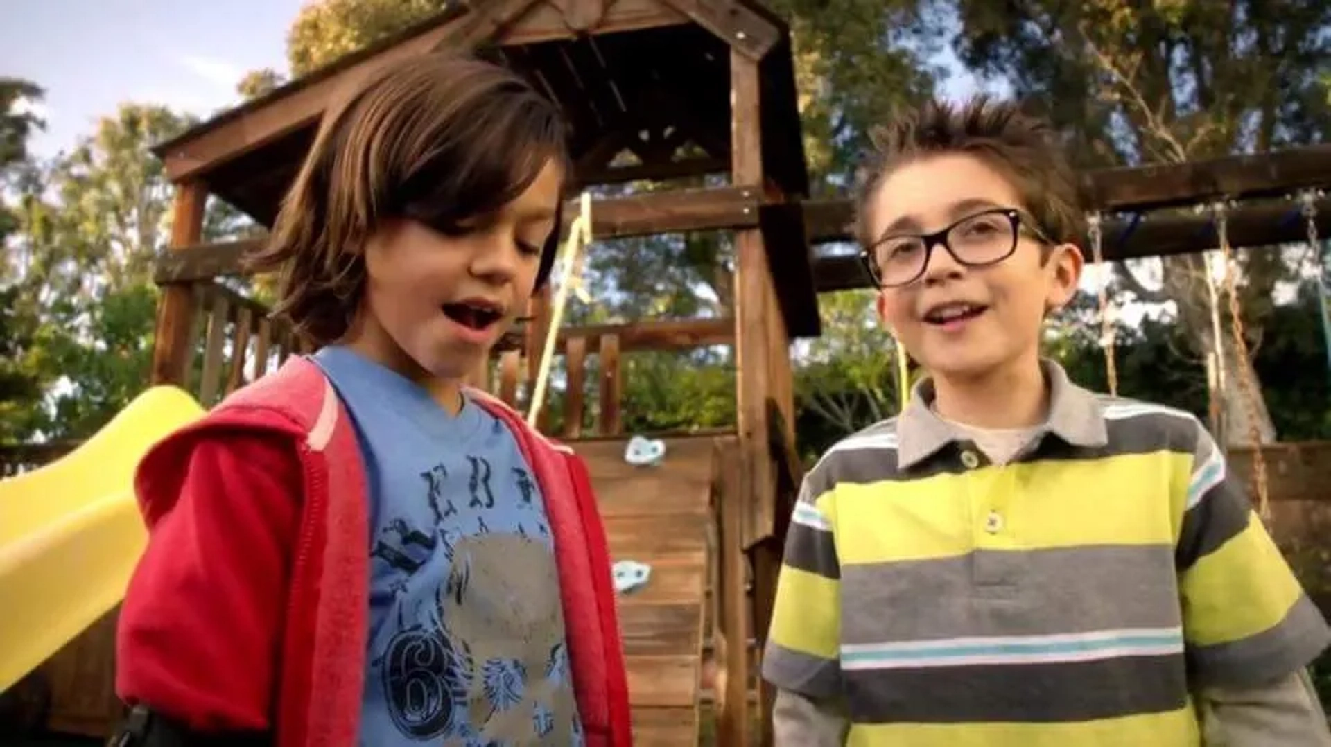 Nicolas Bechtel and Malachi Barton in Stuck in the Middle (2016)