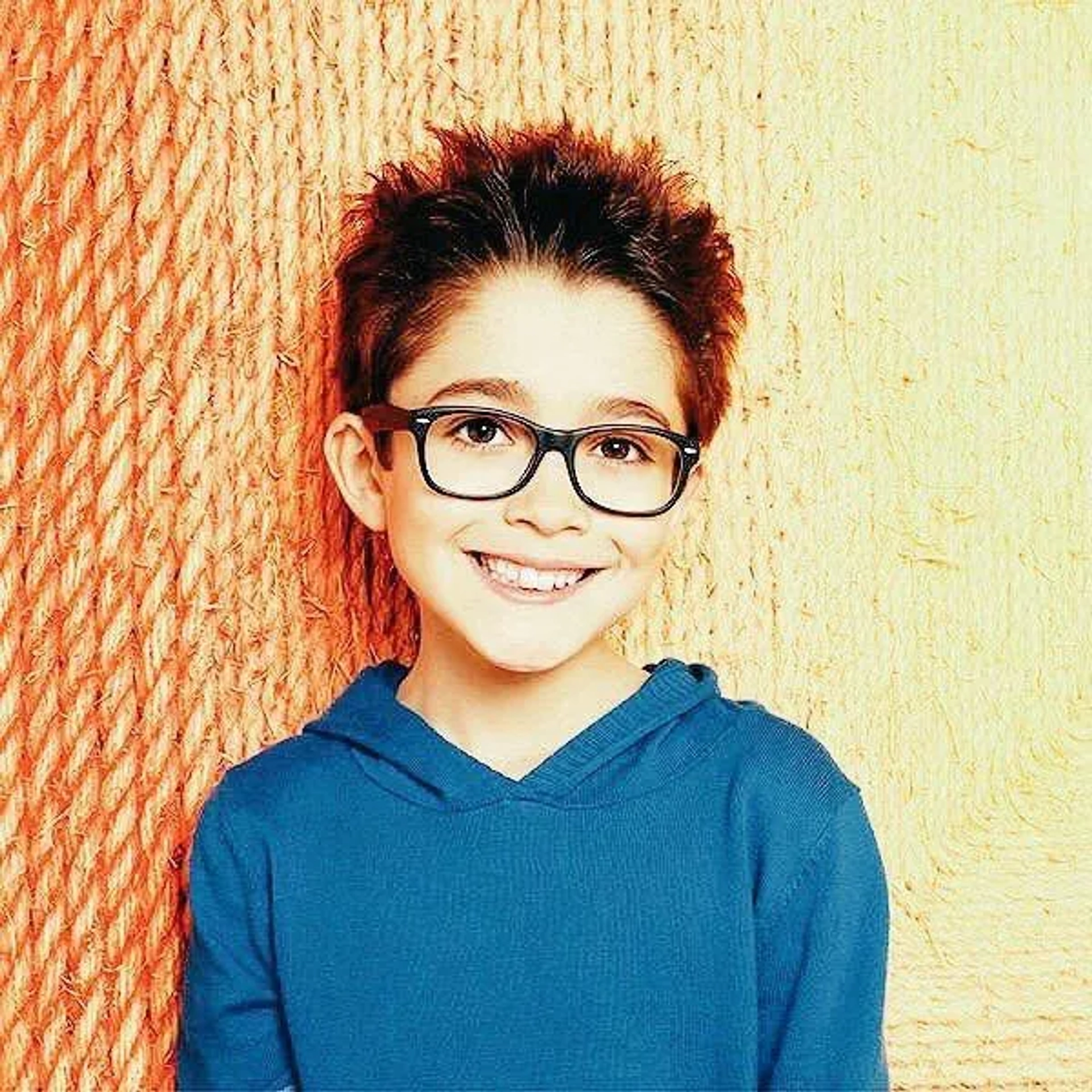 Nicolas Bechtel in Stuck in the Middle (2016)