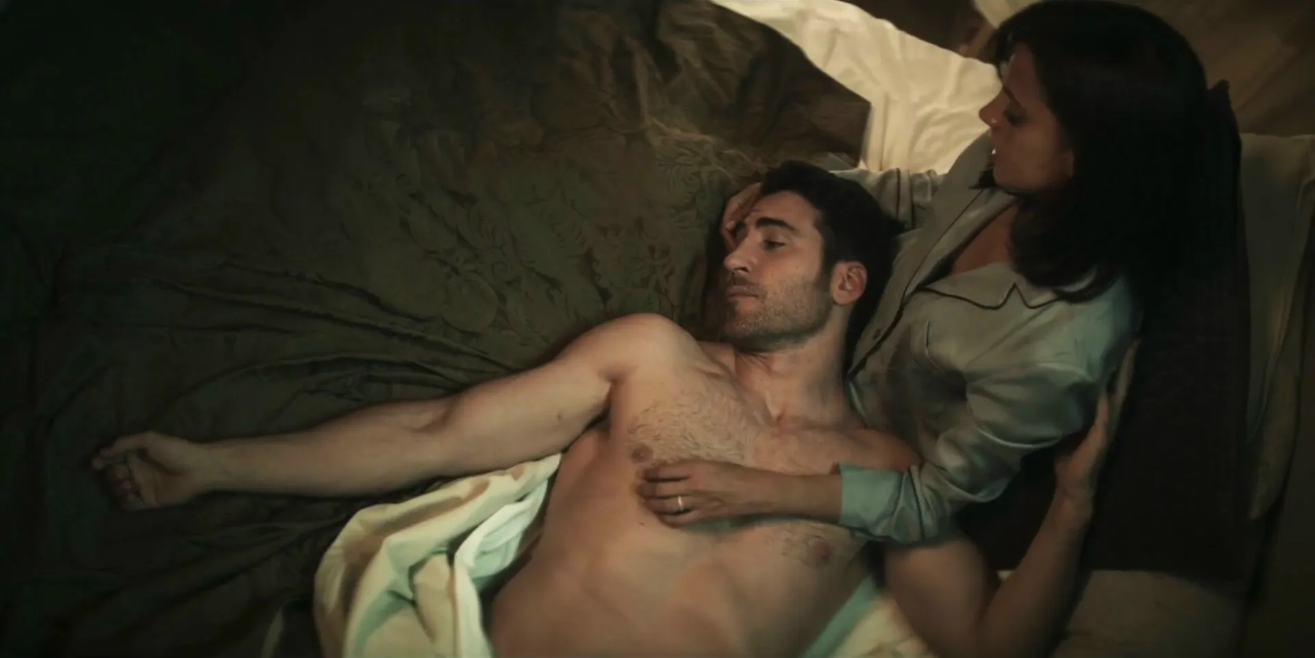 Macarena Gómez and Miguel Ángel Silvestre in 30 Coins (2020)