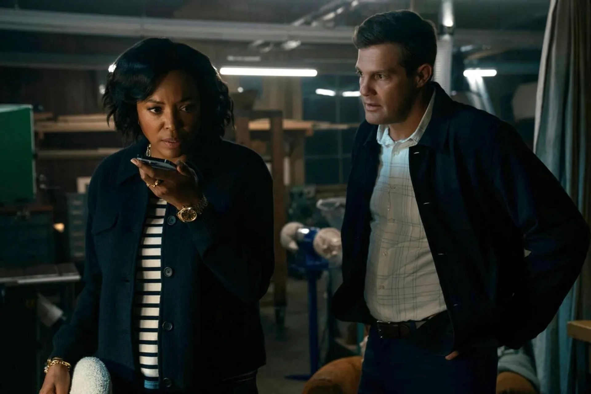 Geoff Stults and Aisha Tyler in The Last Thing He Told Me (2023)