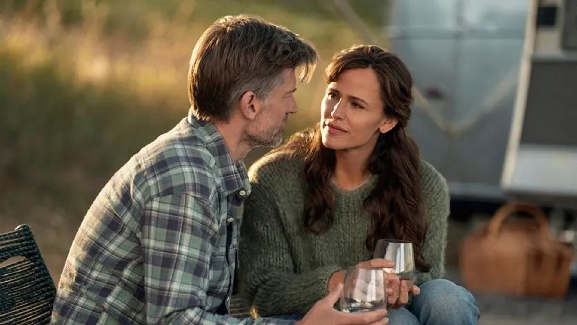 Jennifer Garner and Nikolaj Coster-Waldau in The Last Thing He Told Me (2023)