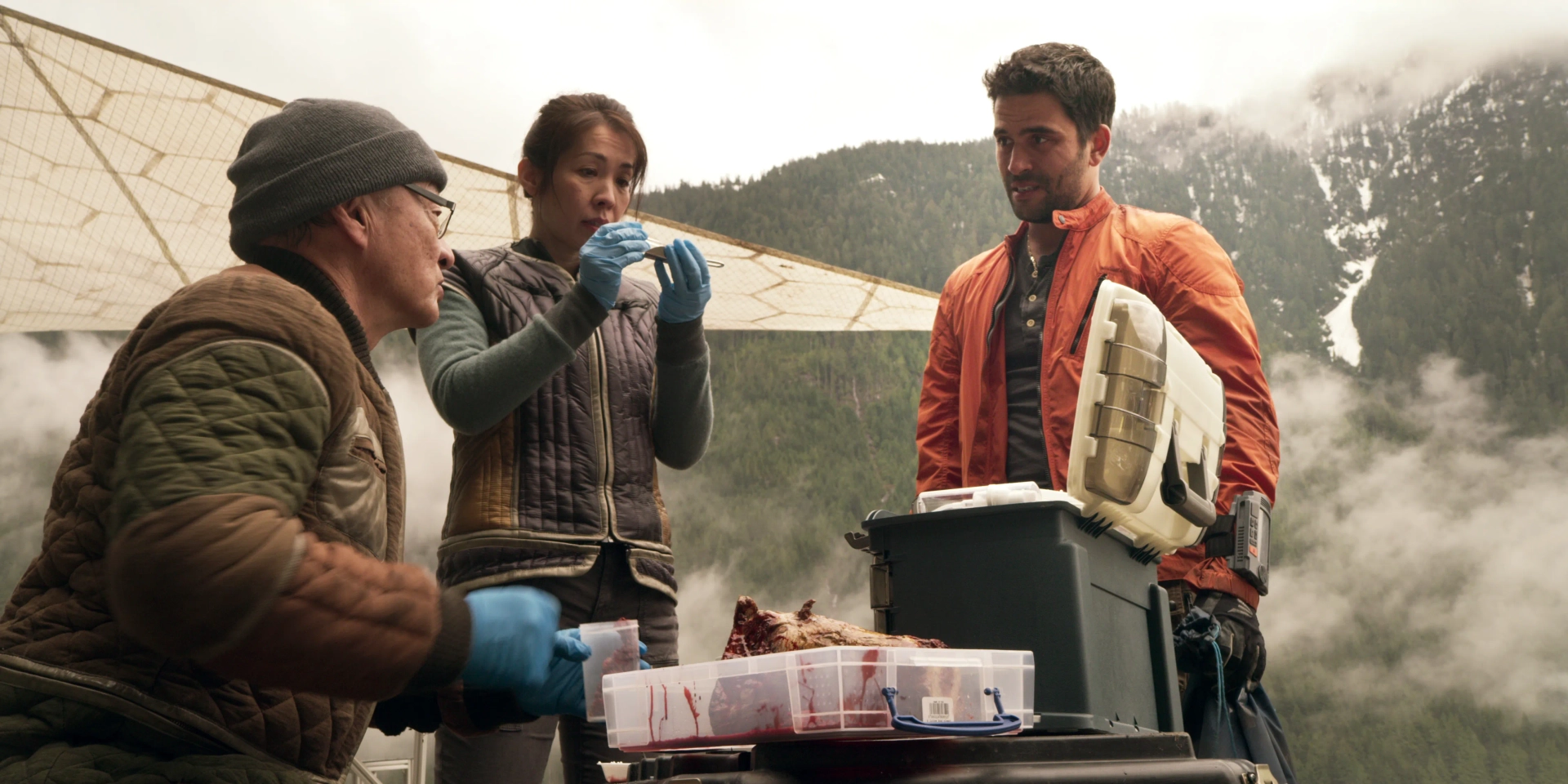 Cary-Hiroyuki Tagawa, Ignacio Serricchio, and Yukari Komatsu in Lost in Space (2018)