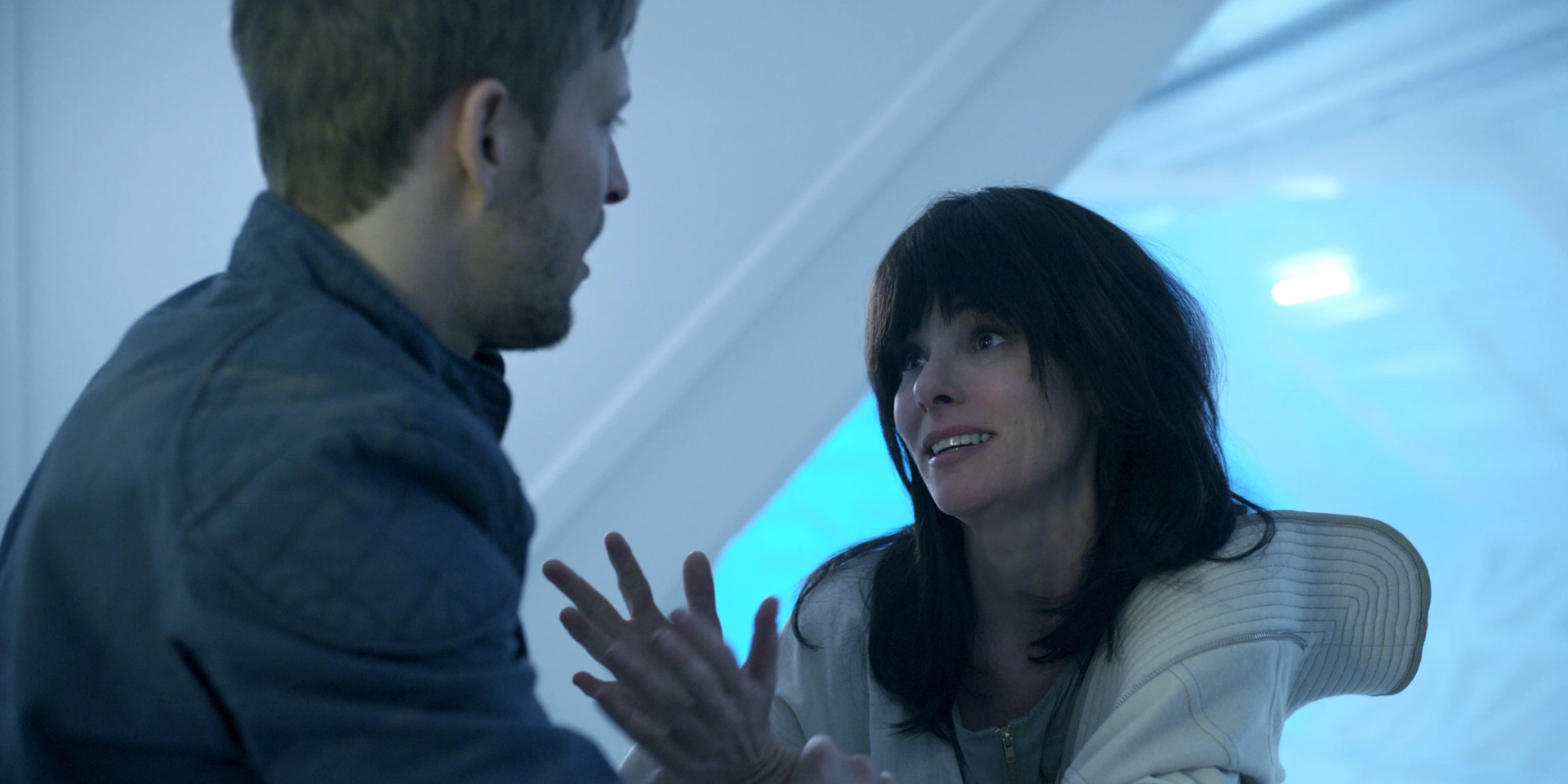 Parker Posey and Jon Cor in Lost in Space (2018)