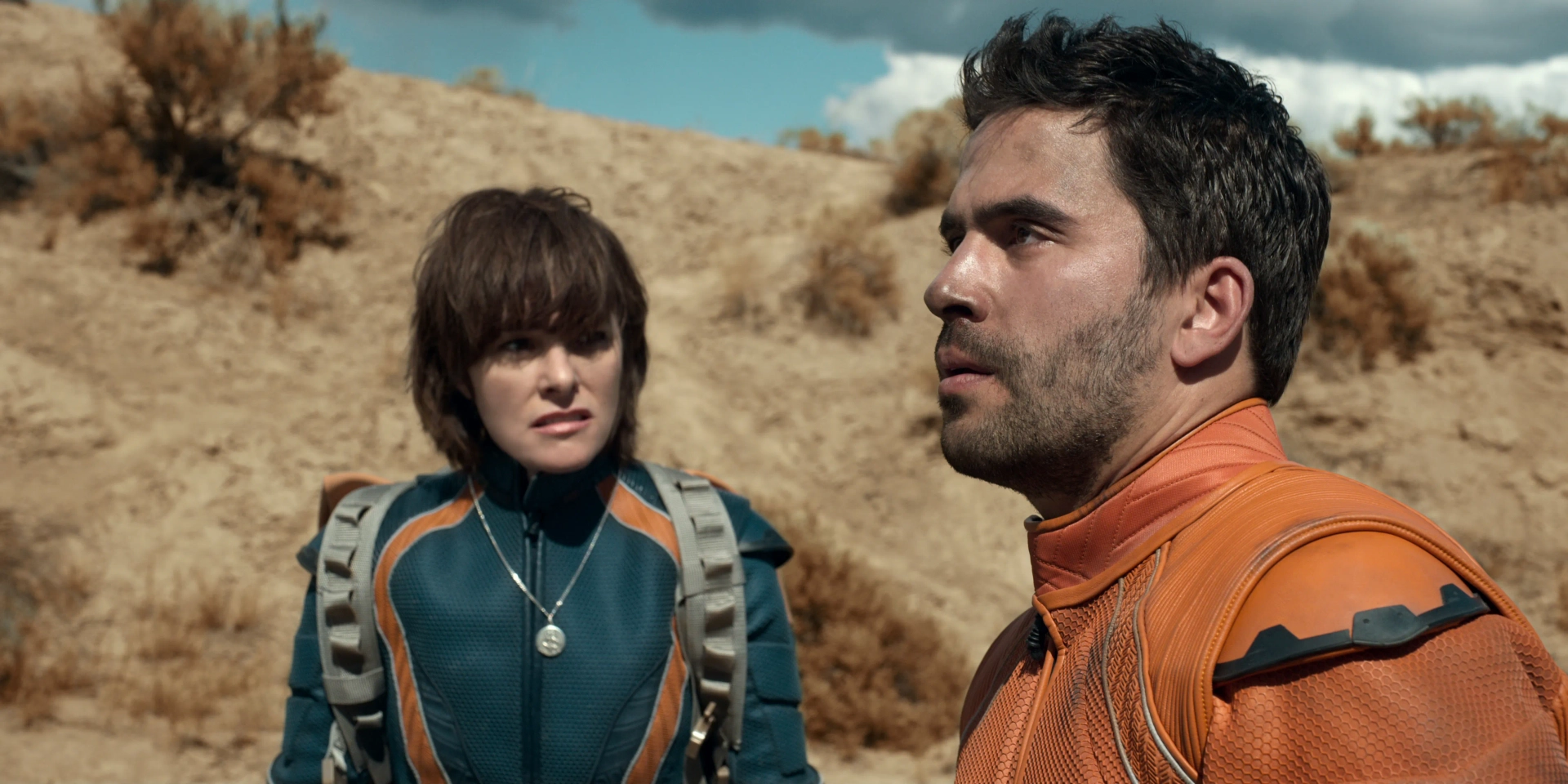 Parker Posey and Ignacio Serricchio in Lost in Space (2018)