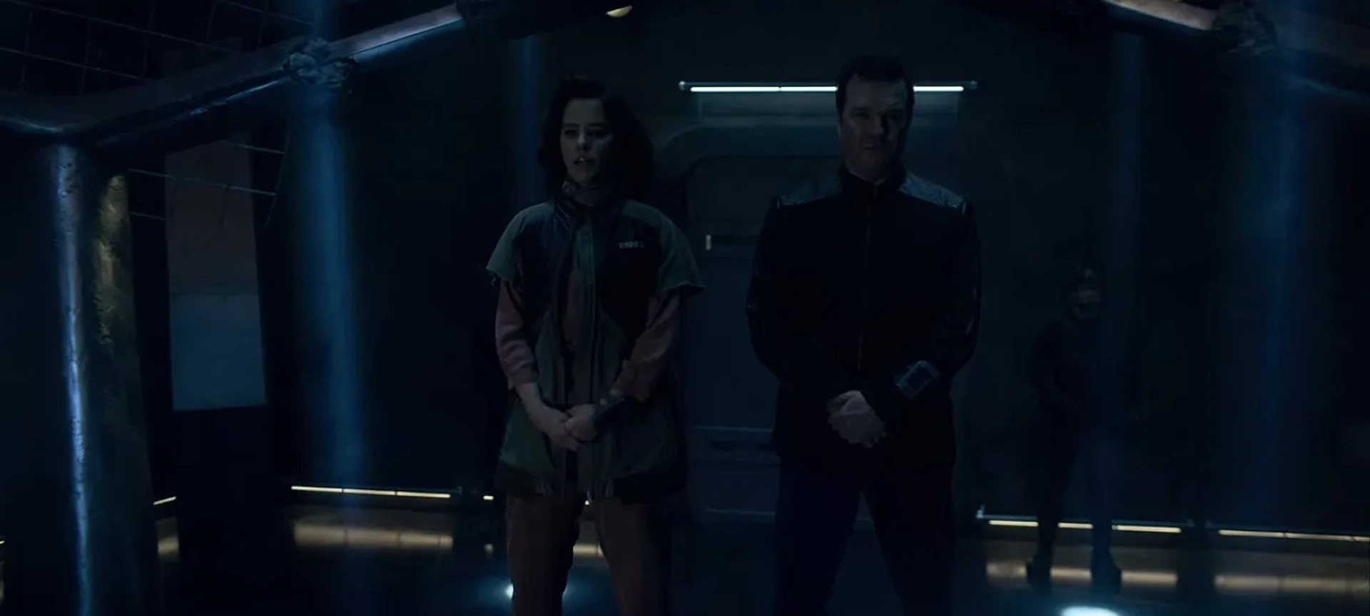 Parker Posey and Douglas Hodge in Lost in Space (2018)