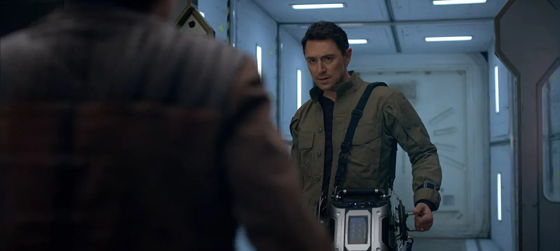 JJ Feild in Lost in Space (2018)